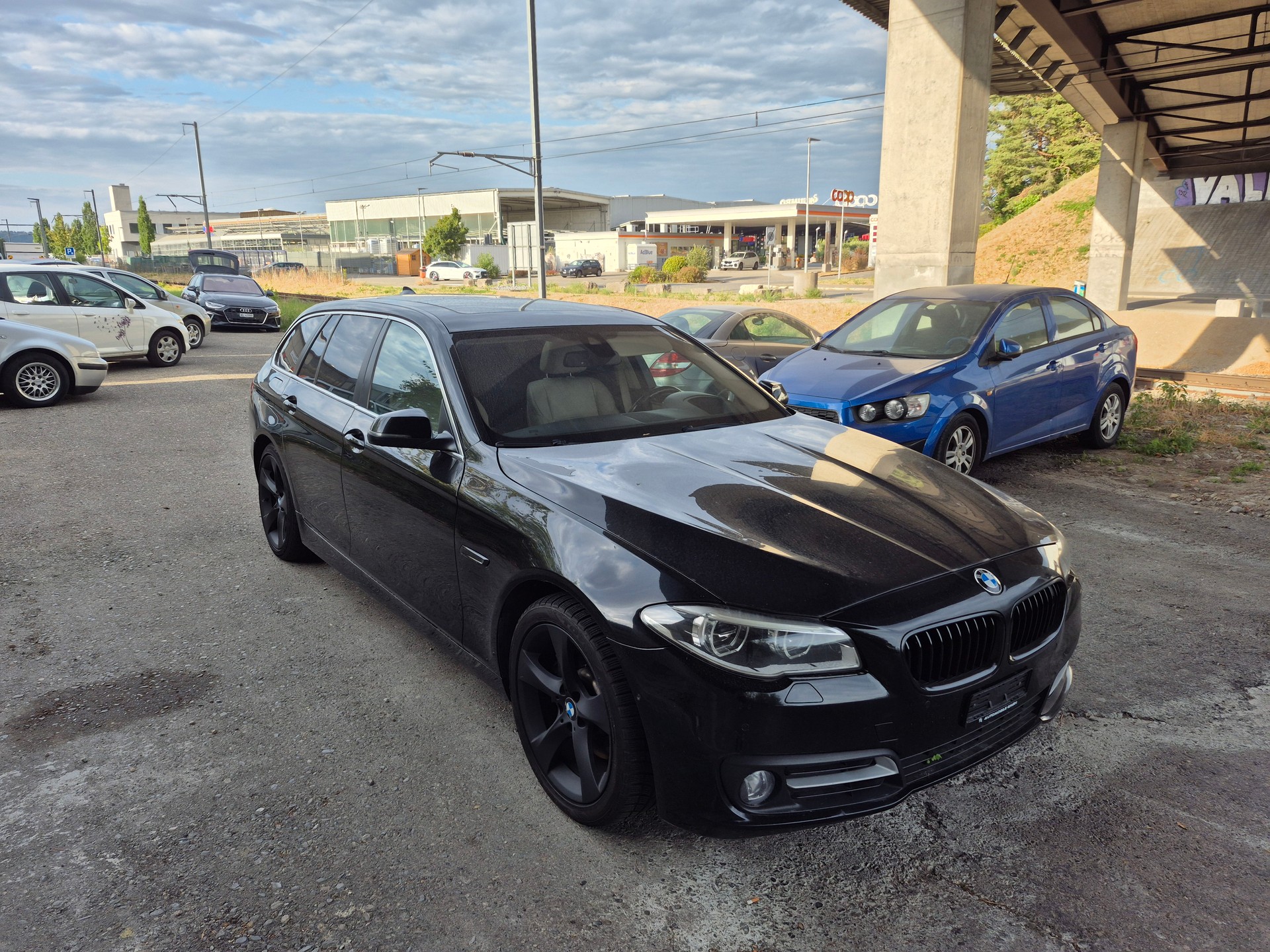 BMW 530d Touring Luxury Line Steptronic-image-0