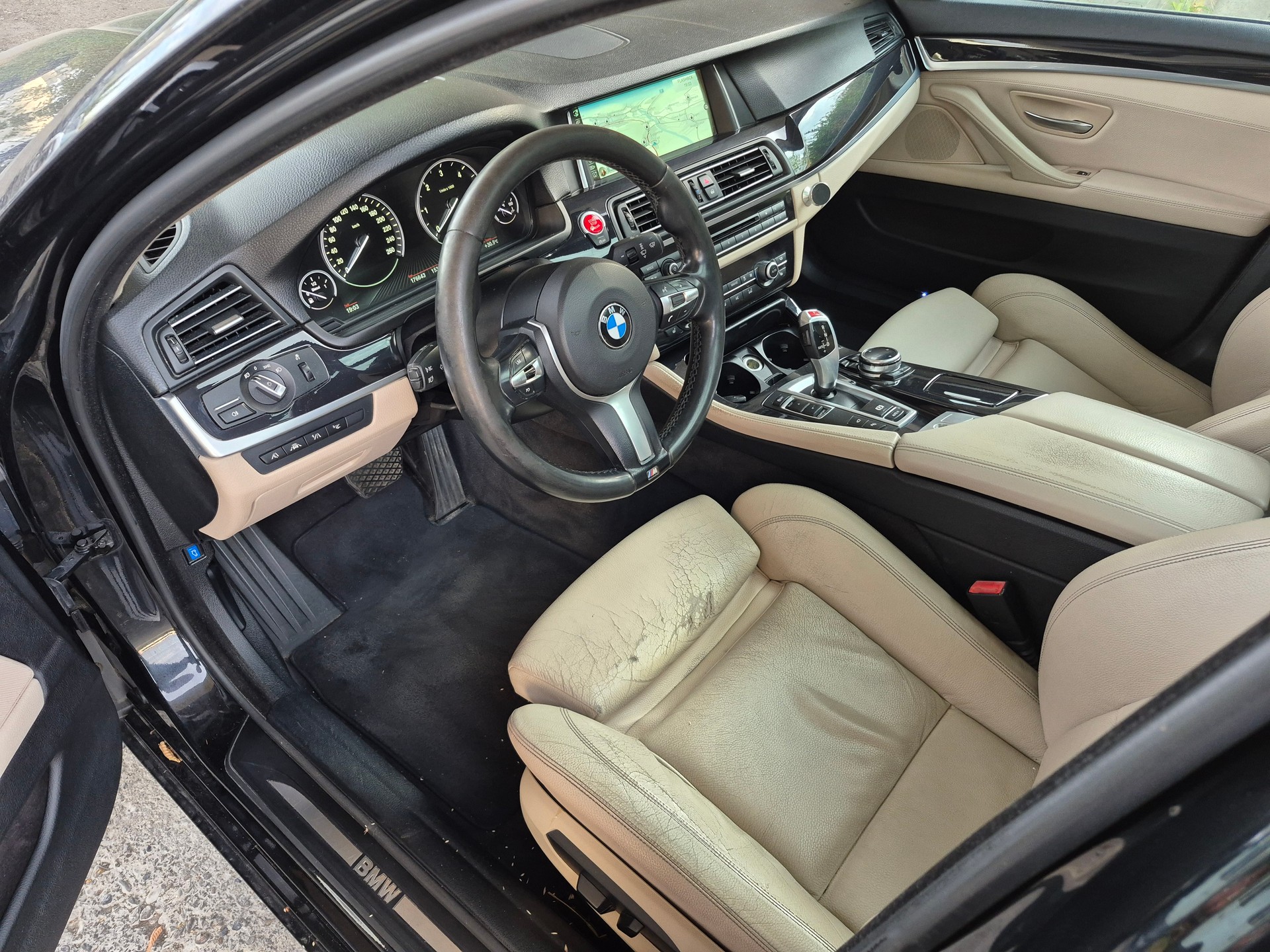 BMW 530d Touring Luxury Line Steptronic-image-8