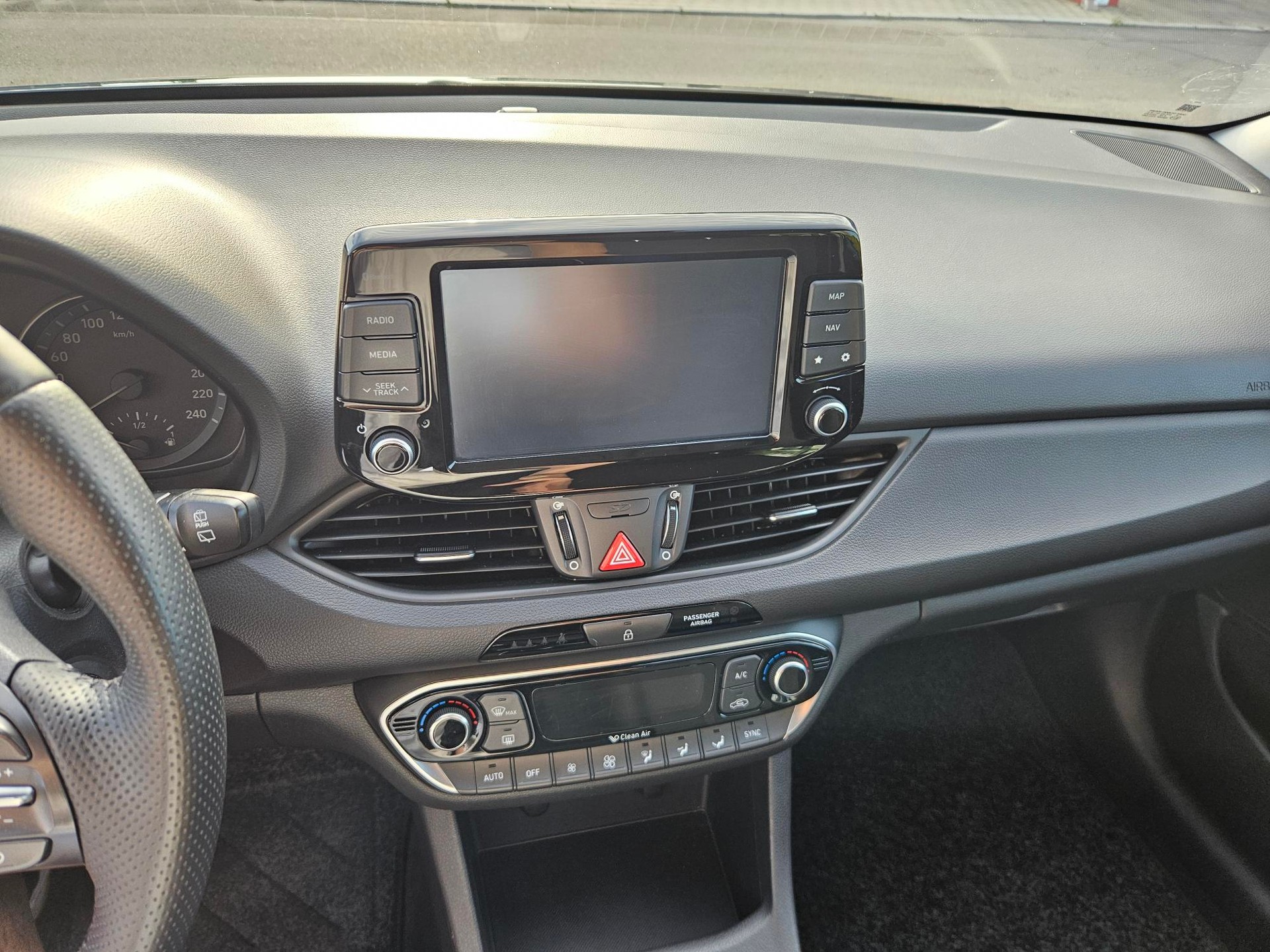 HYUNDAI 1.6 CRDi Launch Plus-image-5
