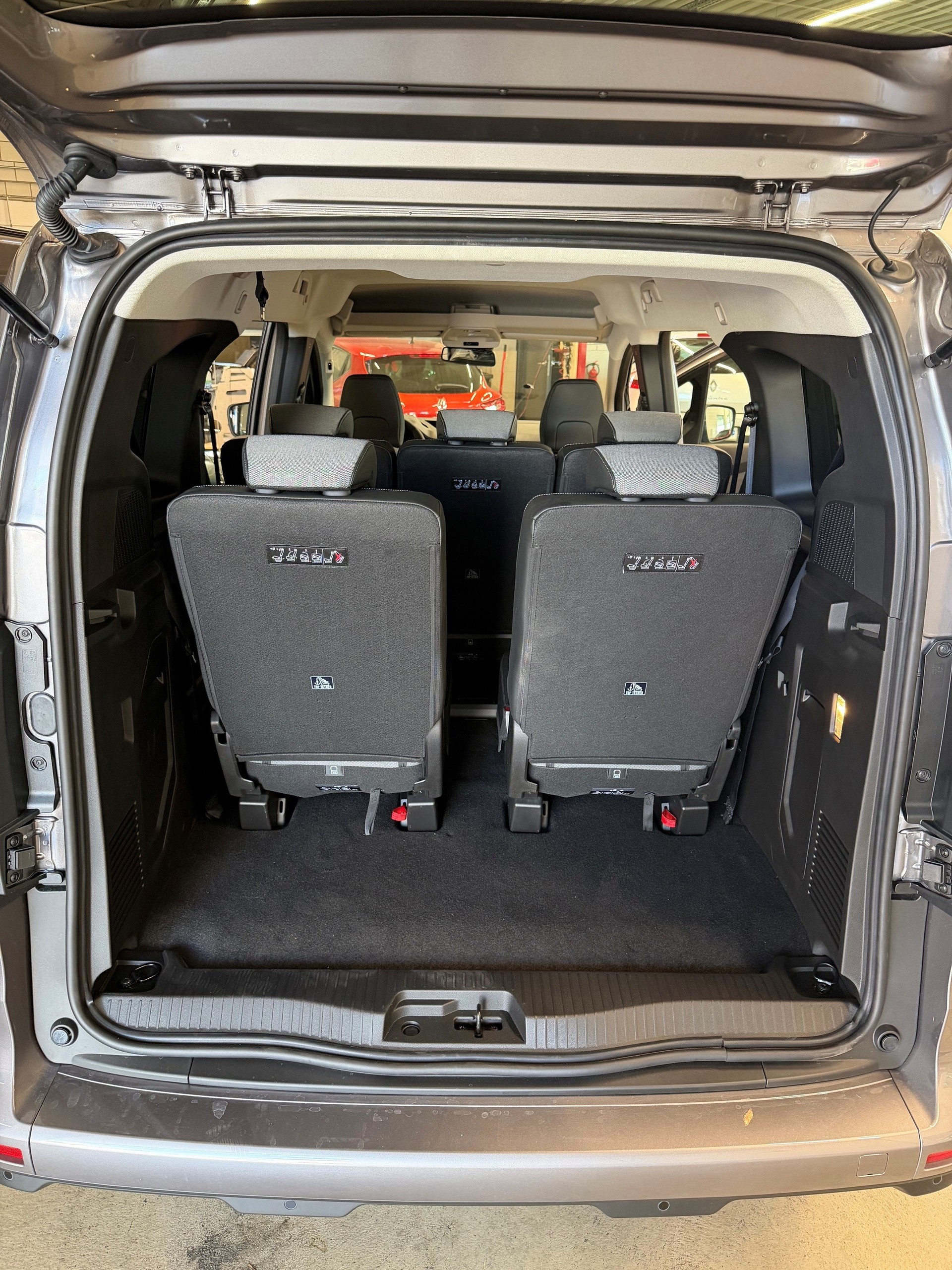 RENAULT Grand Kangoo 1.3 TCe 130 PF Techno EDC-image-12
