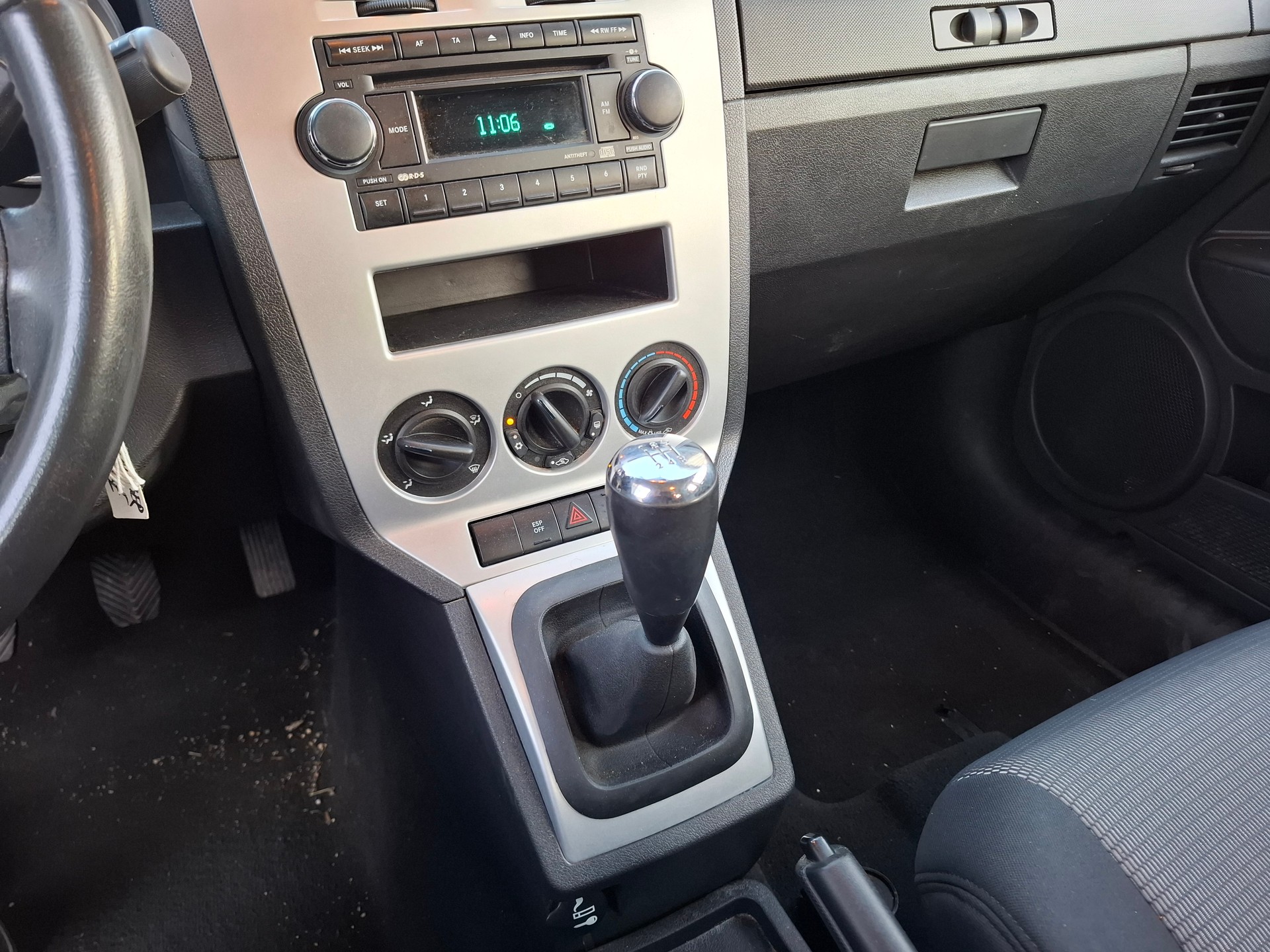 DODGE Caliber 1.8 SE-image-8