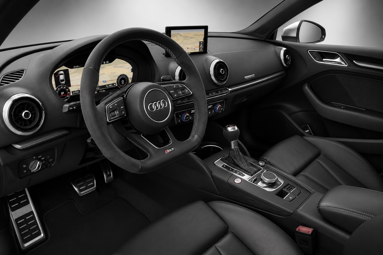 AUDI RS3 SEDAN 2.5 TSI quattro S-tronic-image-8
