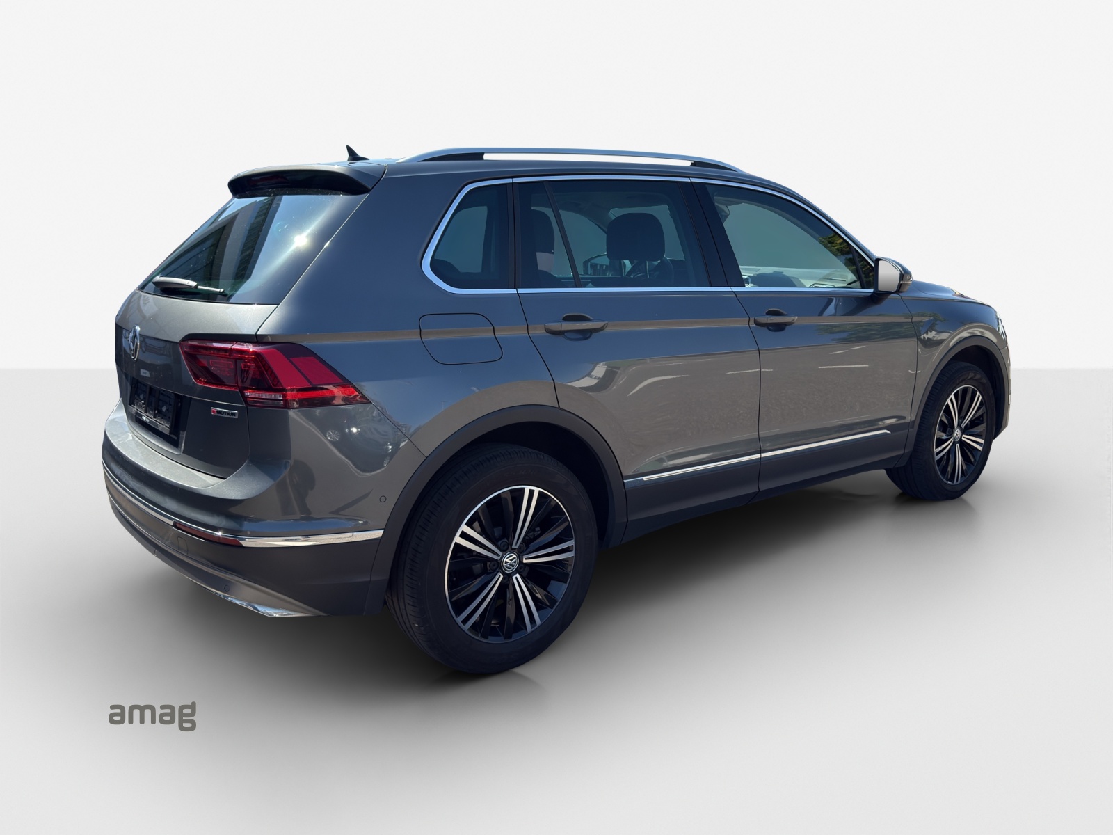 VW Tiguan 2.0TSI Highline 4Motion DSG-image-4