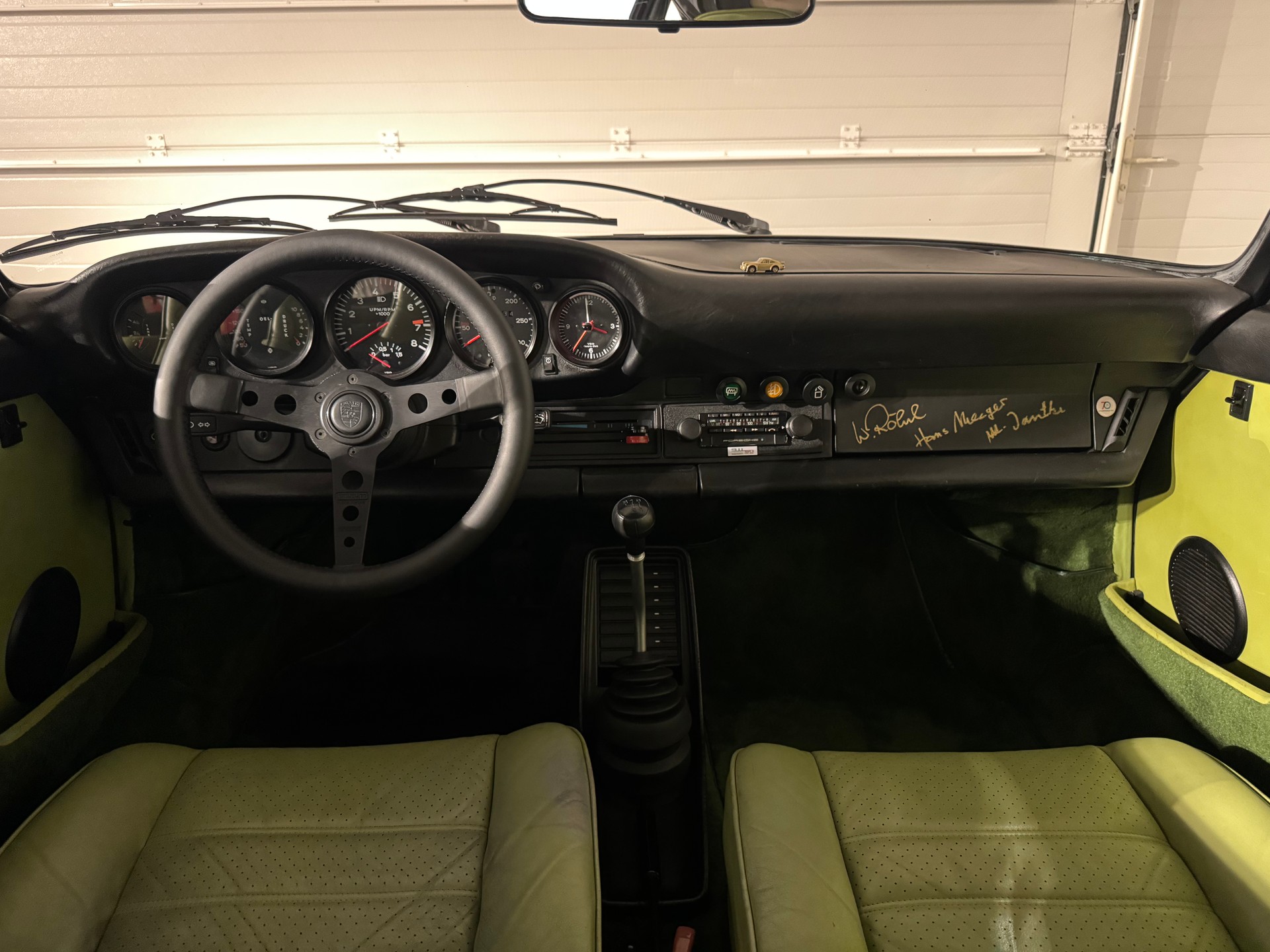 PORSCHE 911 Turbo-image-15