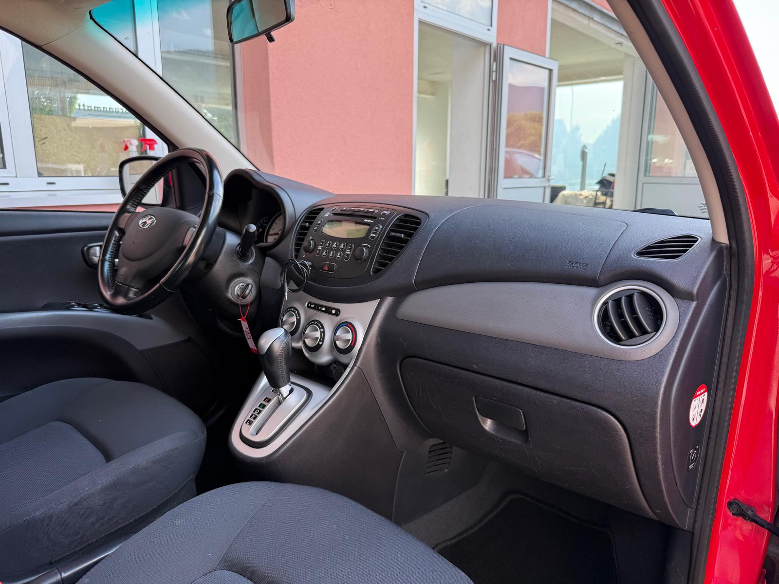 HYUNDAI i10 1.1 Style Automatic / MFK 08.2026-image-7