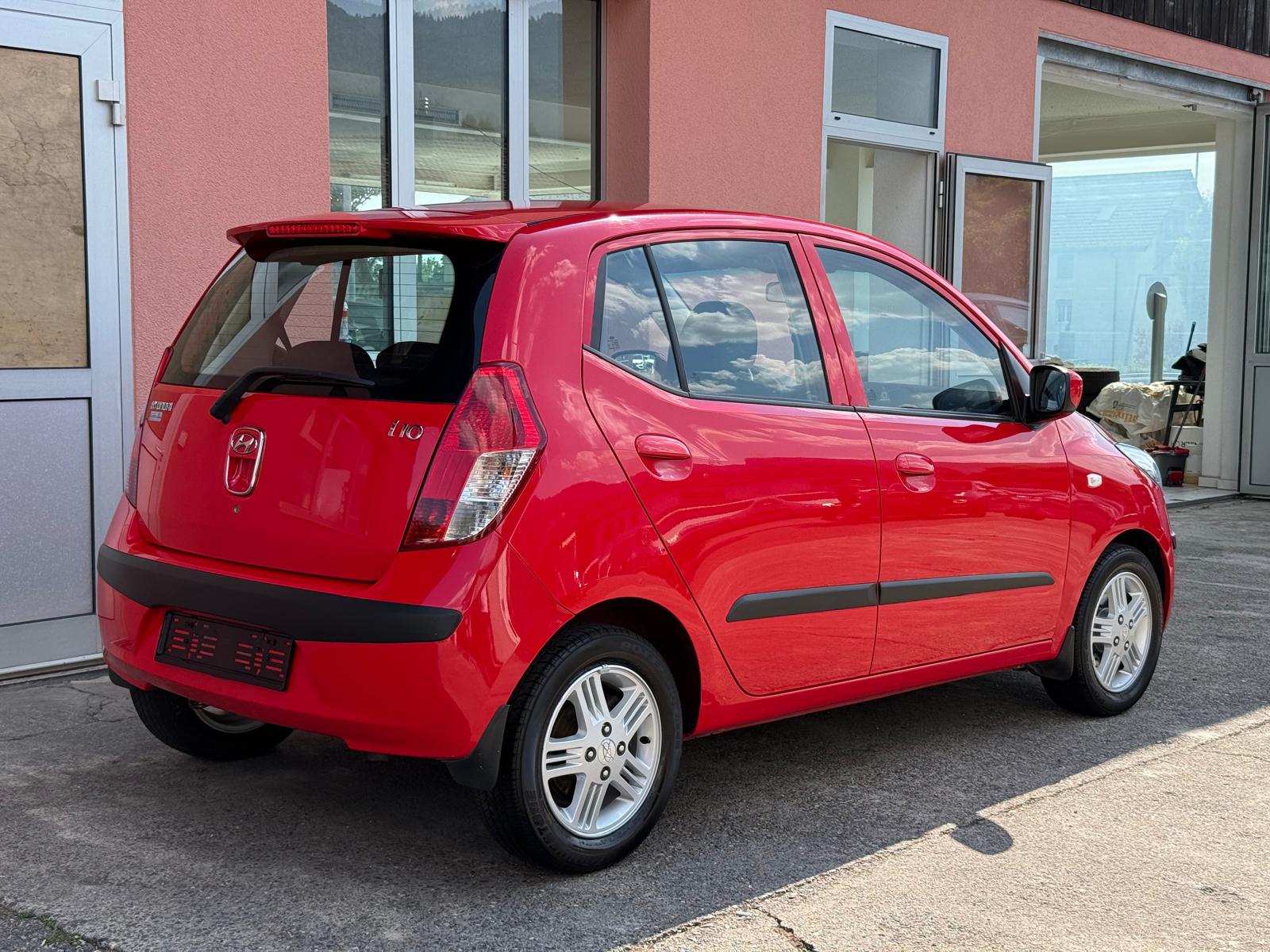 HYUNDAI i10 1.1 Style Automatic / MFK 08.2026-image-3