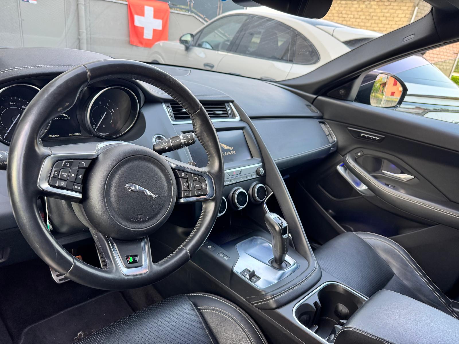 JAGUAR 2.0 T 200 R-Dynamic S AWD-image-3