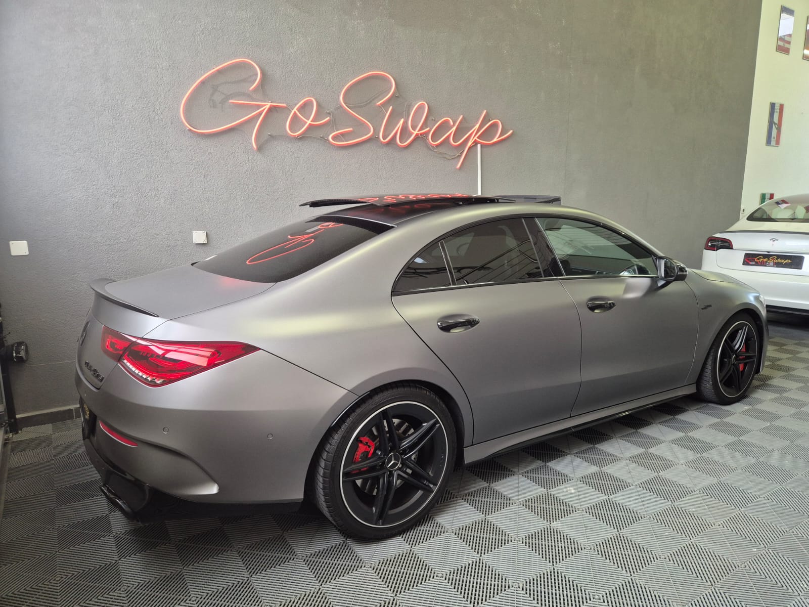 MERCEDES-BENZ CLA 45 S AMG 4Matic+ 8G-DCT *Toit ouvrant *Gris "mat"-image-4