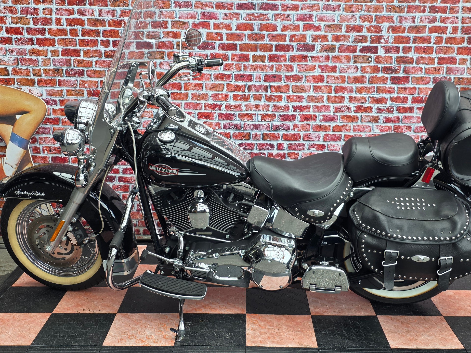 HARLEY-DAVIDSON FLSTCI Softail Classic-showroom-element-3