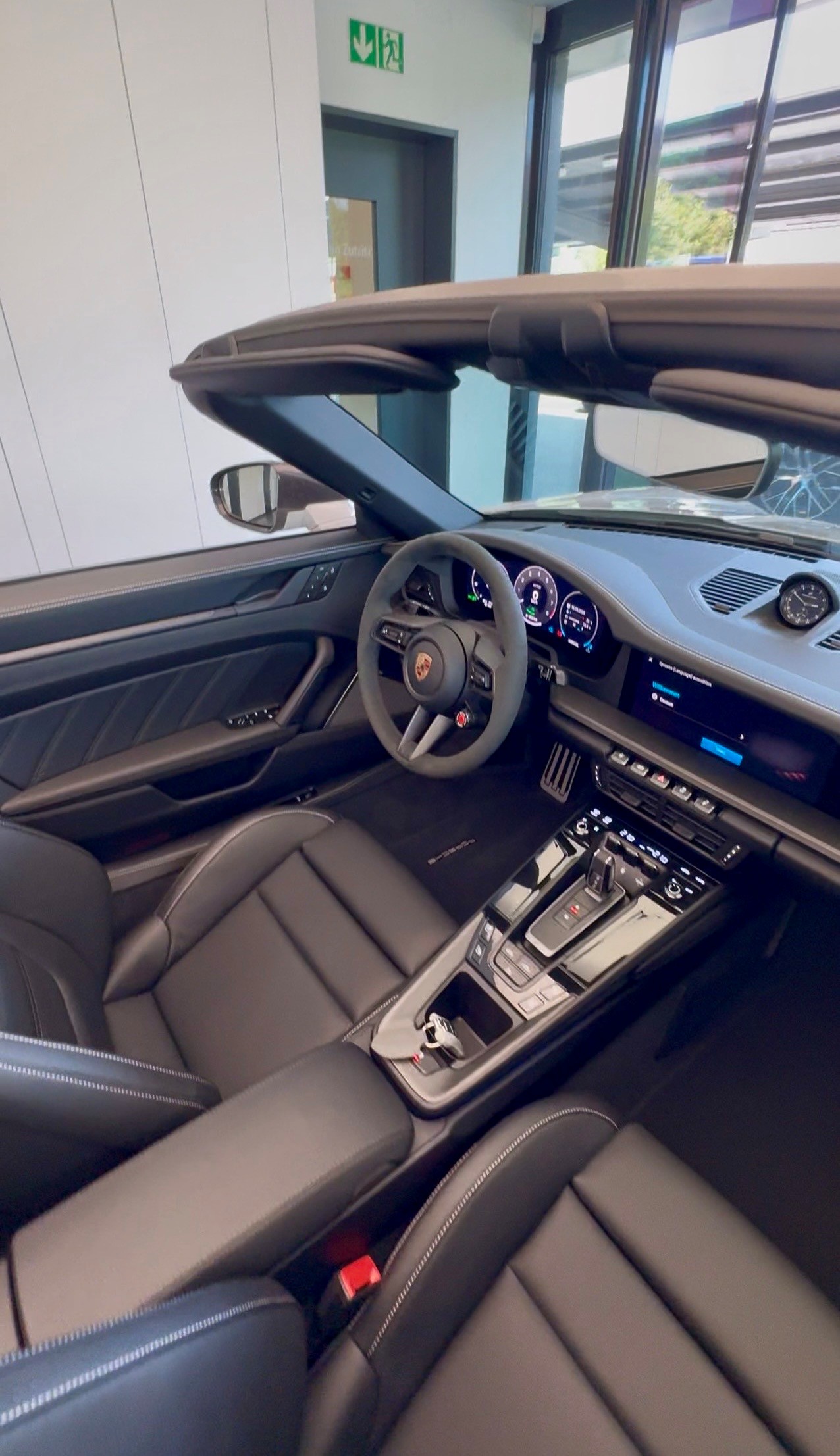 PORSCHE 3.6 Carrera 4 GTS PDK-image-4