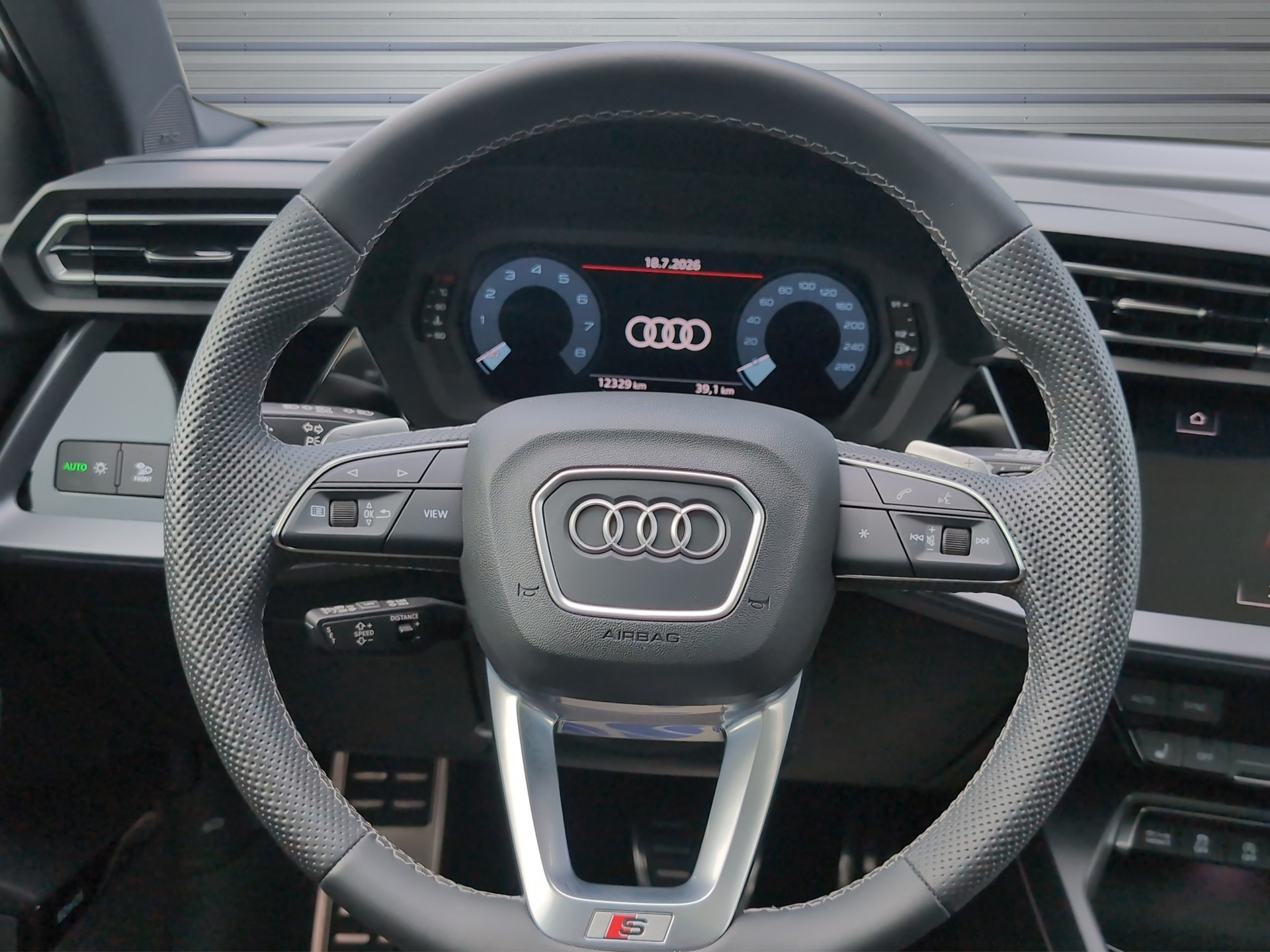 AUDI A3 Sportback TFSI 110 kW S line S tronic-image-9