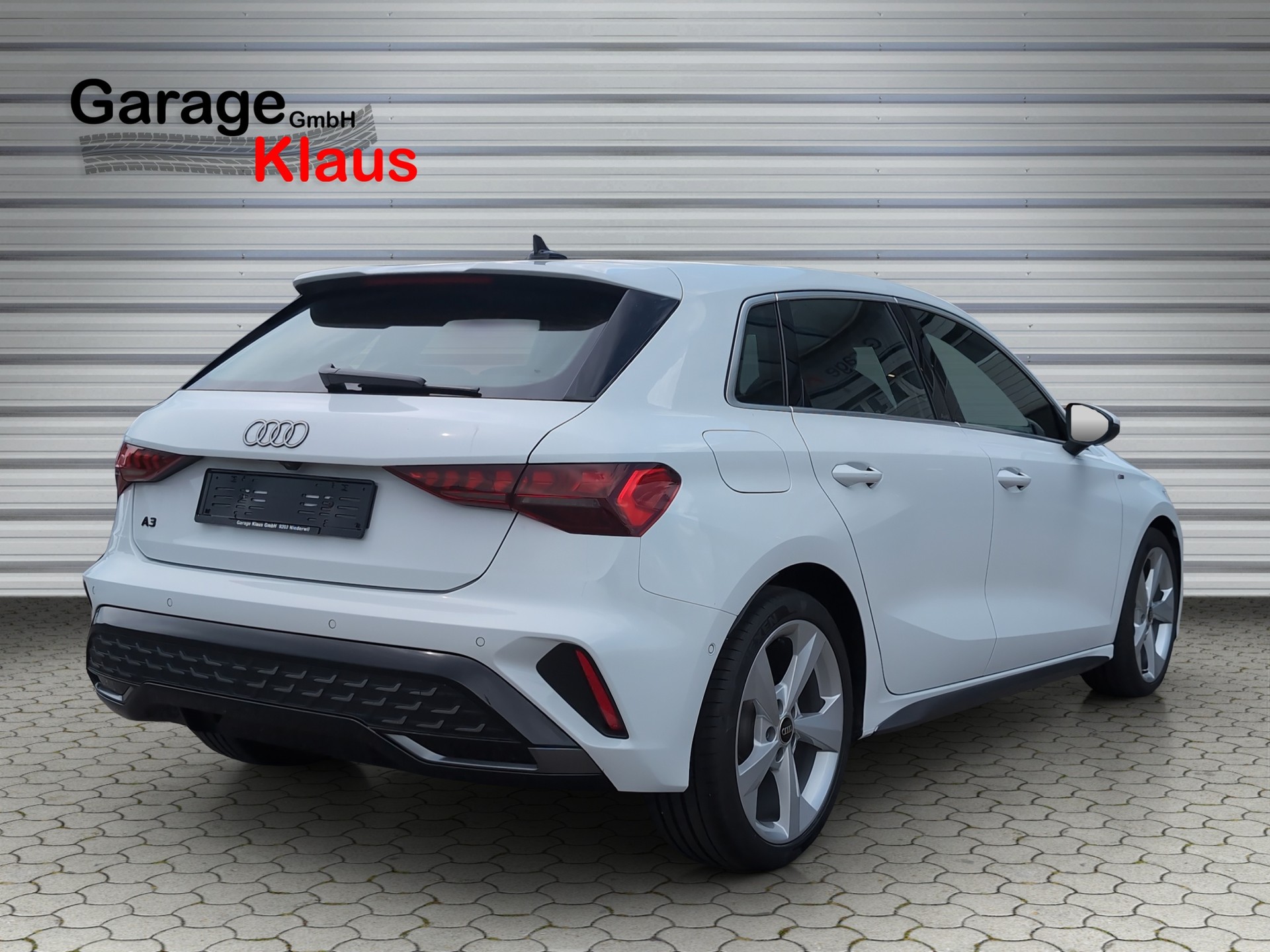AUDI A3 Sportback TFSI 110 kW S line S tronic-image-5