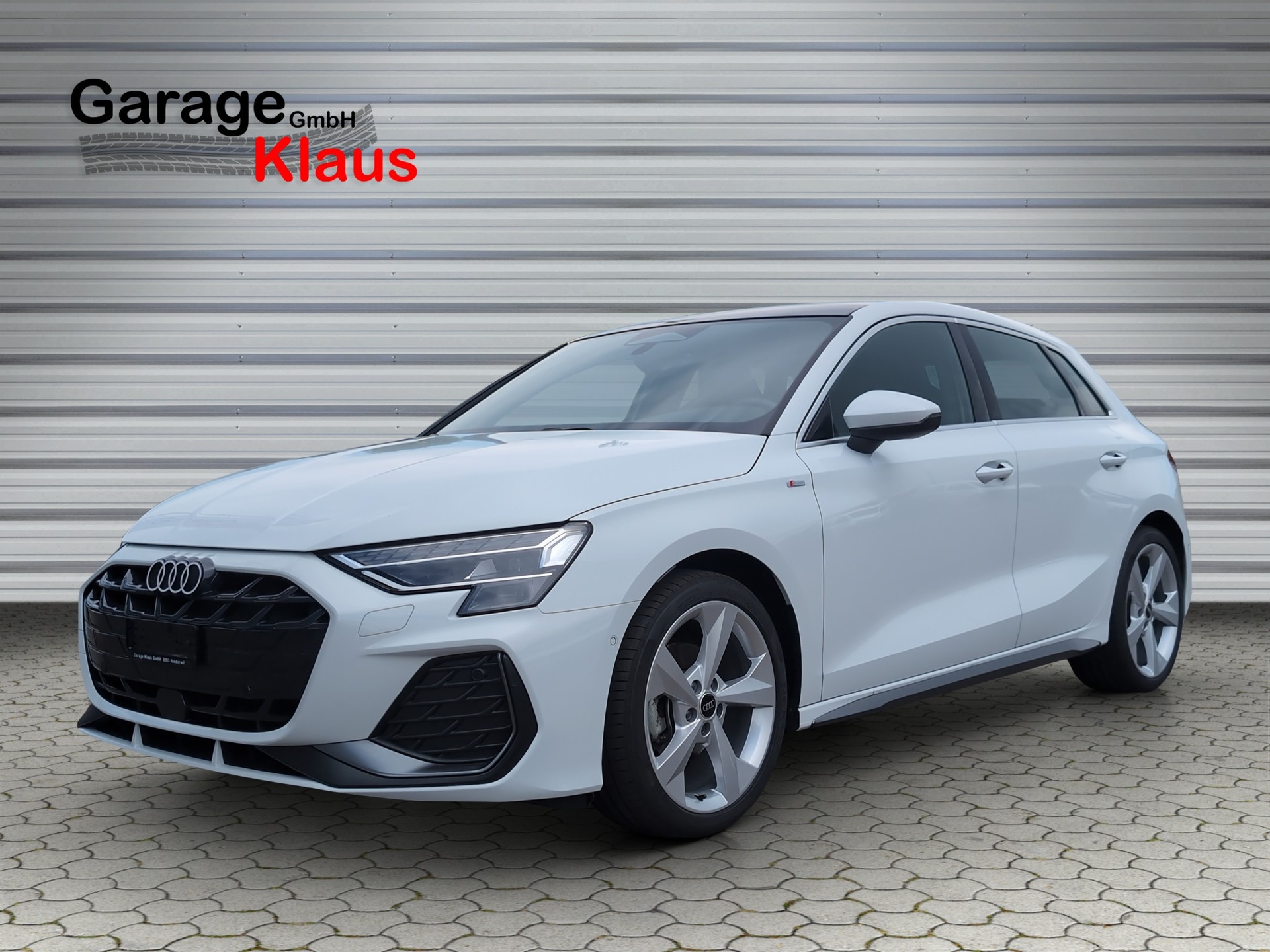 AUDI A3 Sportback TFSI 110 kW S line S tronic-image-0