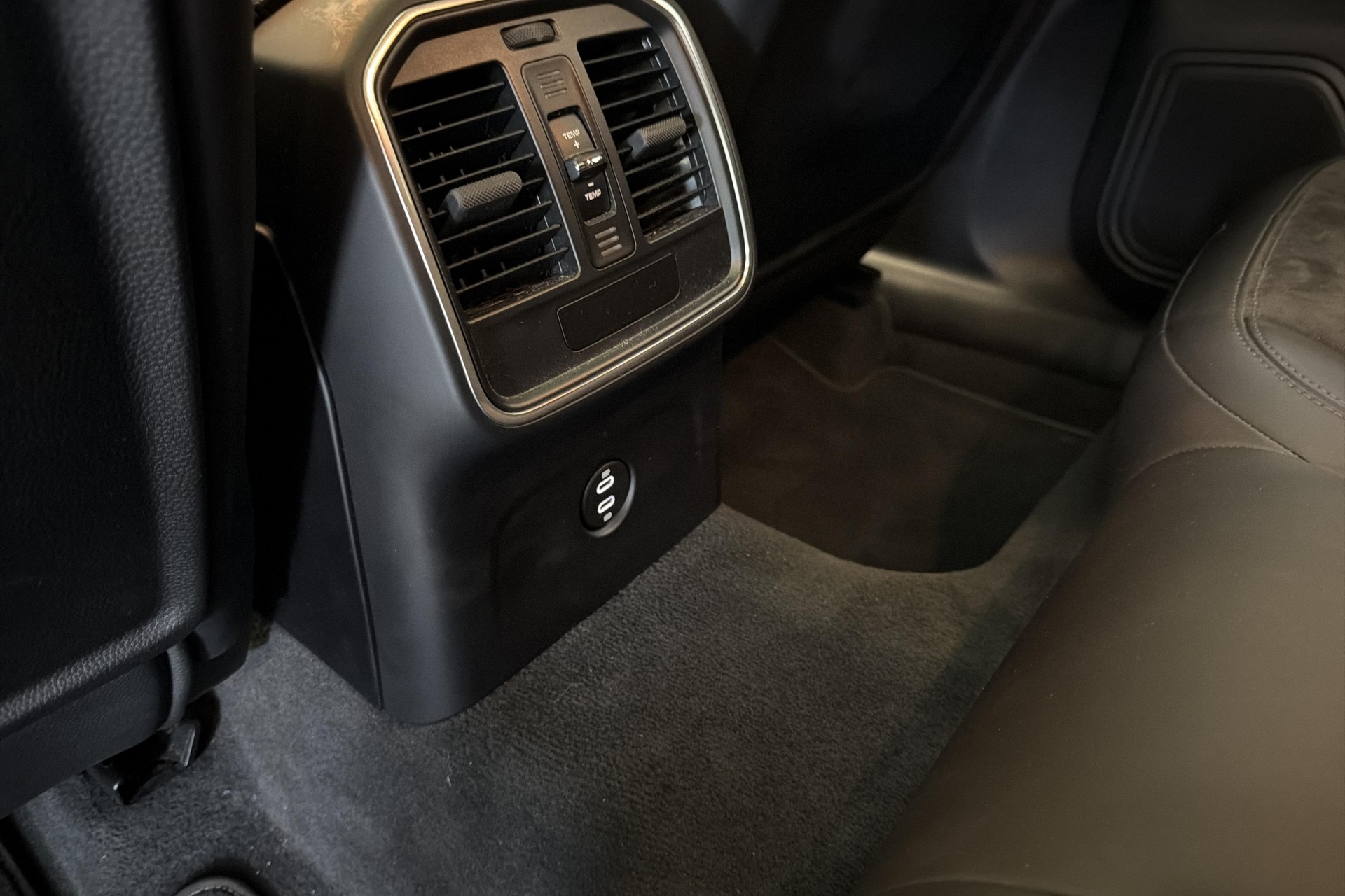 PORSCHE Macan GTS PDK-image-21