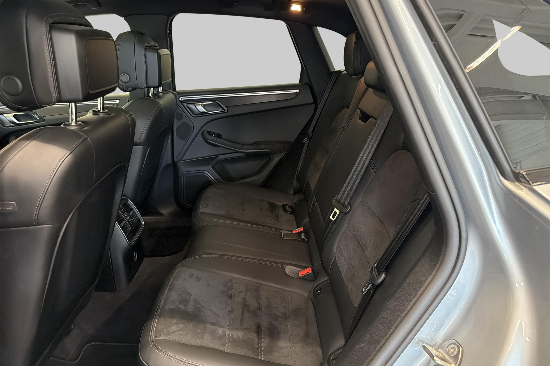 PORSCHE Macan GTS PDK-image-15