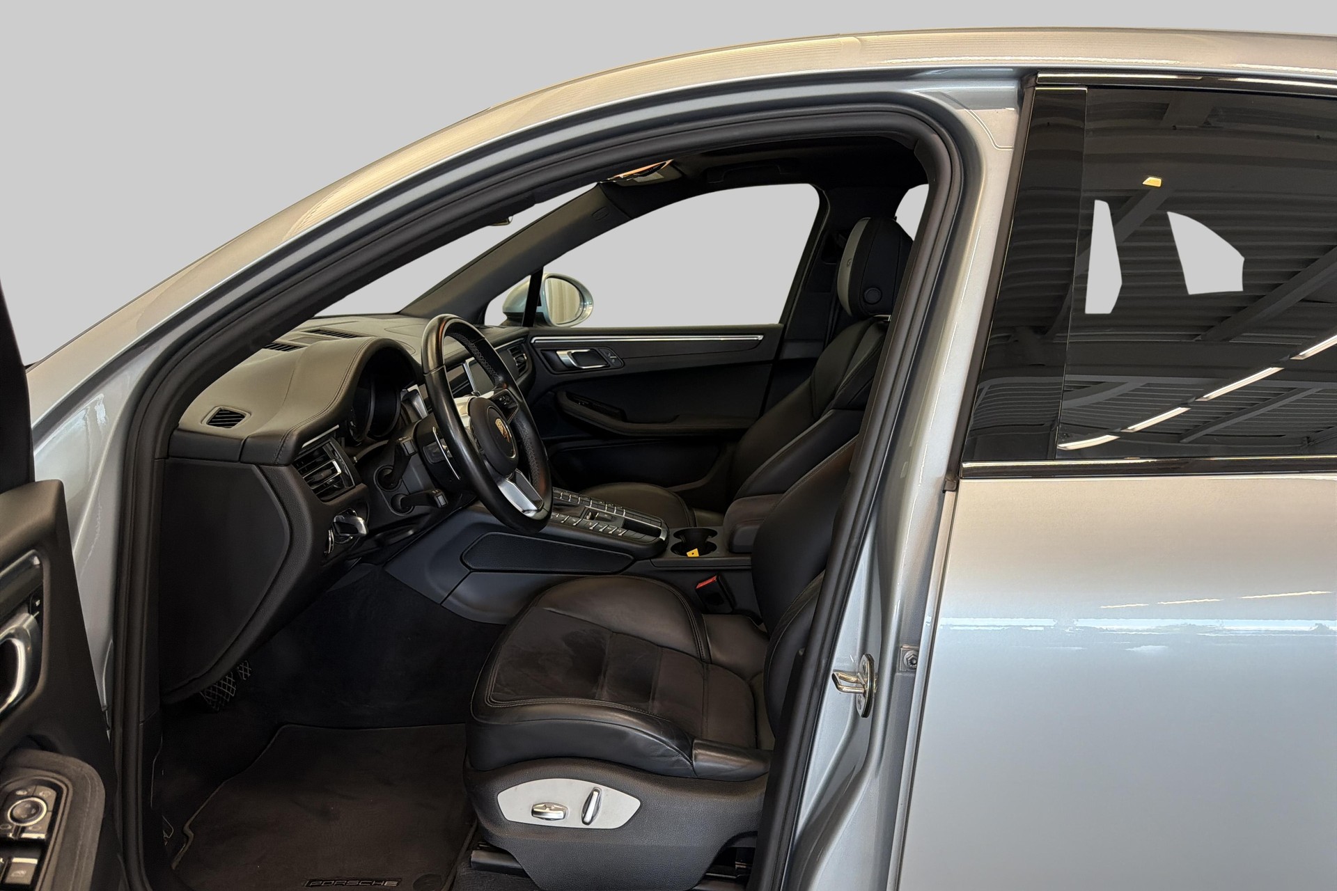 PORSCHE Macan GTS PDK-image-7