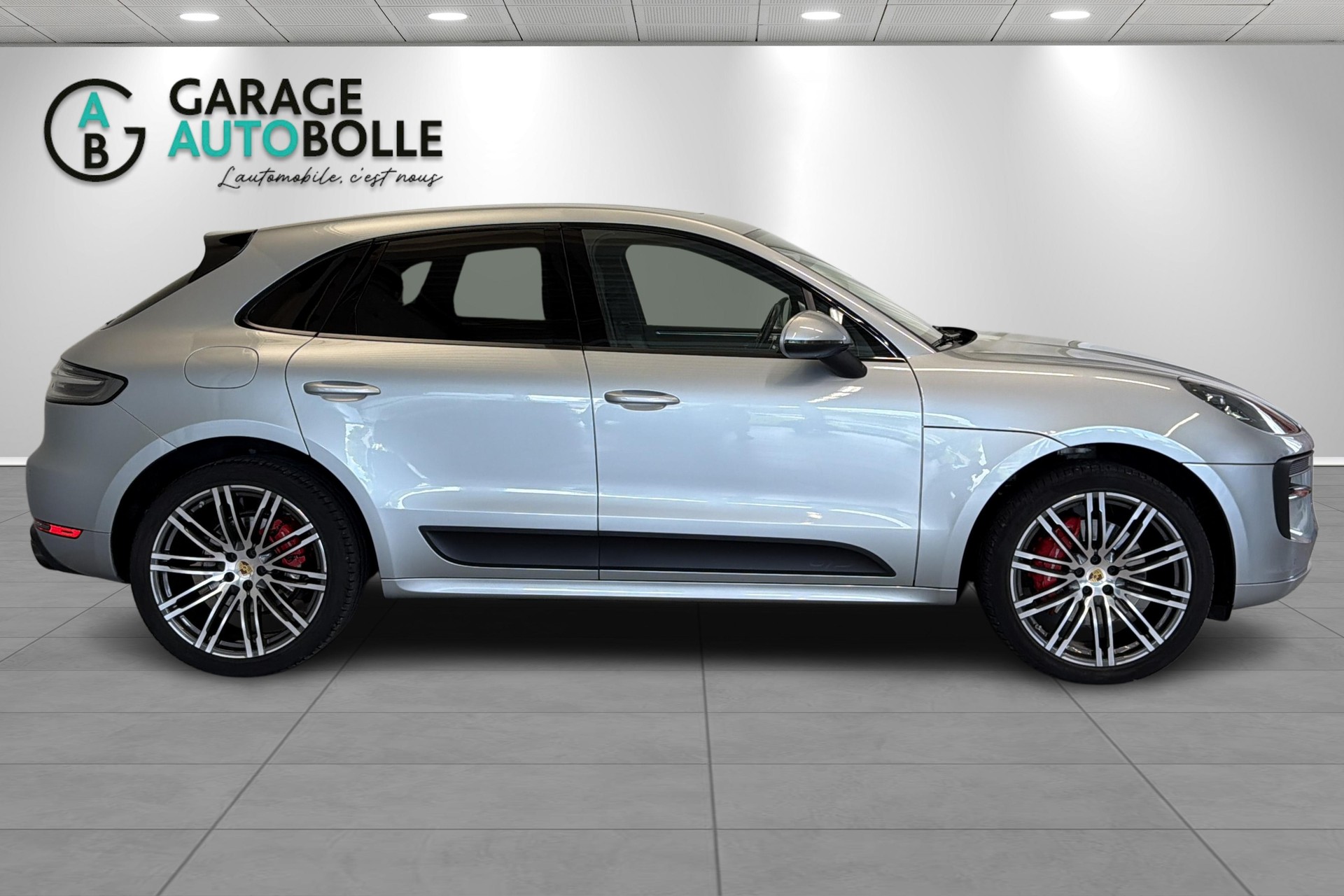 PORSCHE Macan GTS PDK-image-2