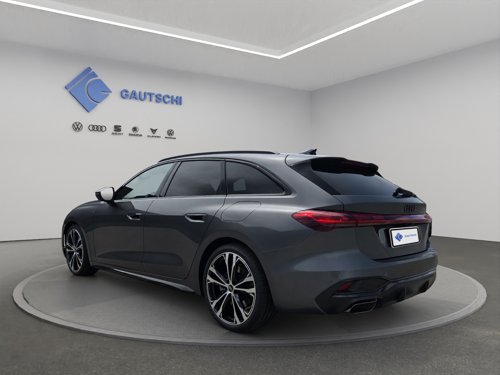 AUDI A5 Avant e-hybrid quattro Attraction 220 kW S tronic-image-2