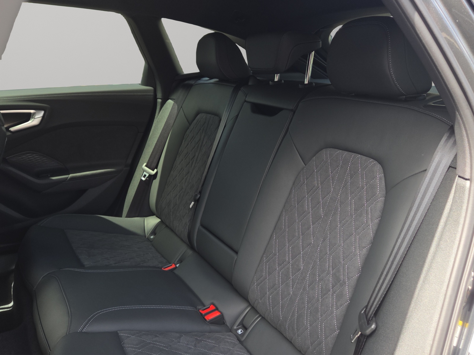 AUDI A5 Avant e-hybrid quattro Attraction 220 kW S tronic-image-8