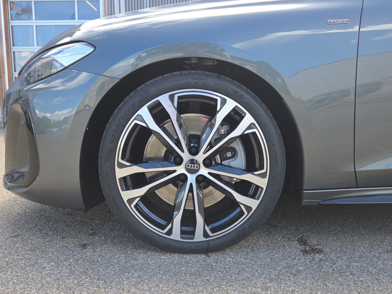 AUDI A5 Avant e-hybrid quattro Attraction 220 kW S tronic-image-12