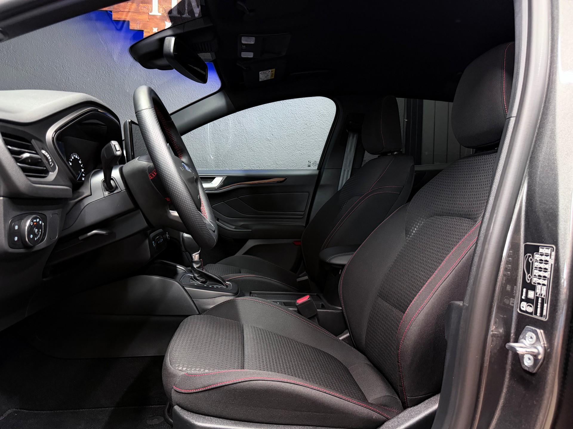 FORD Focus 1.0 MHEV ST-Line Automat-image-8
