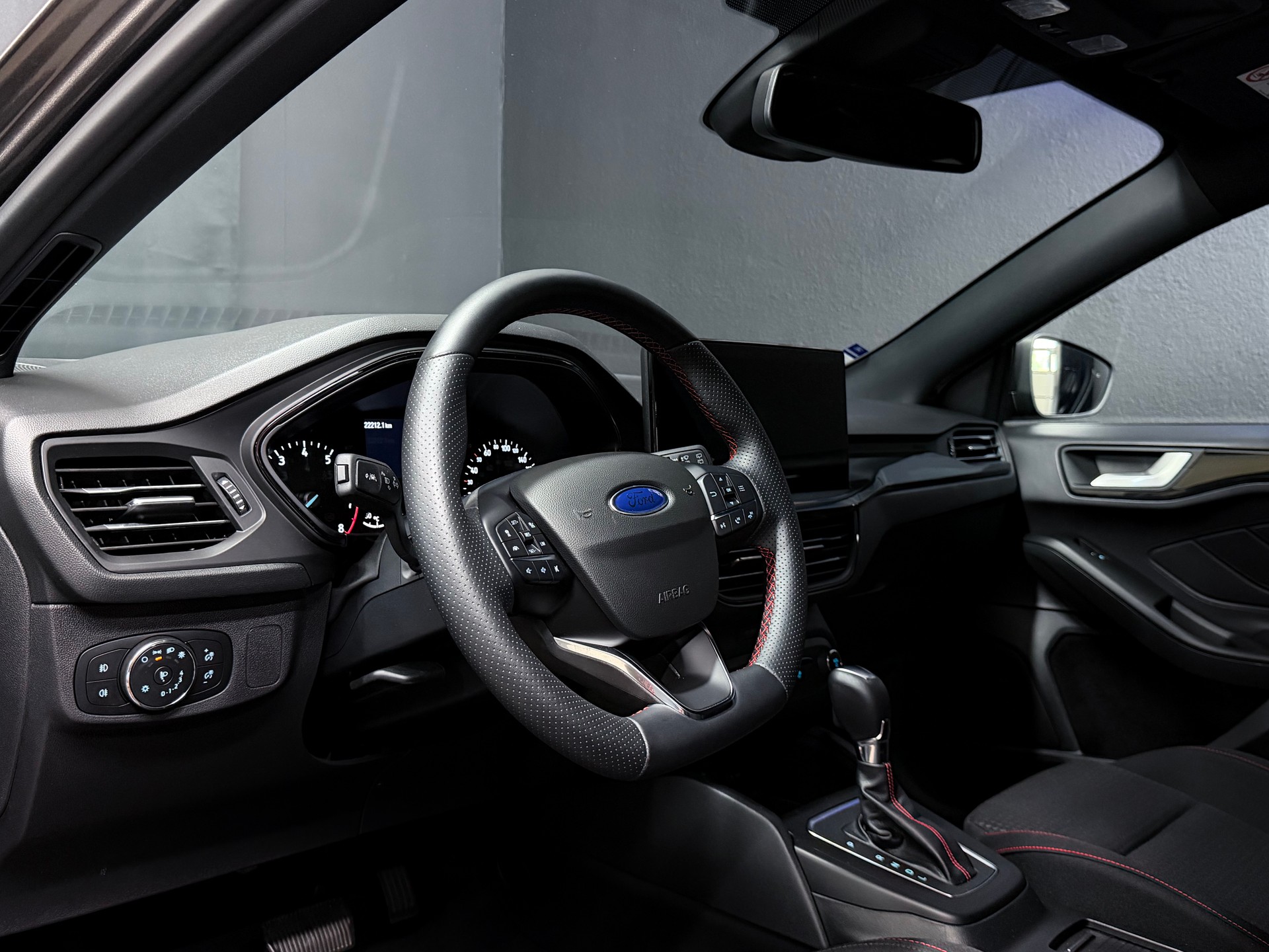 FORD Focus 1.0 MHEV ST-Line Automat-image-9