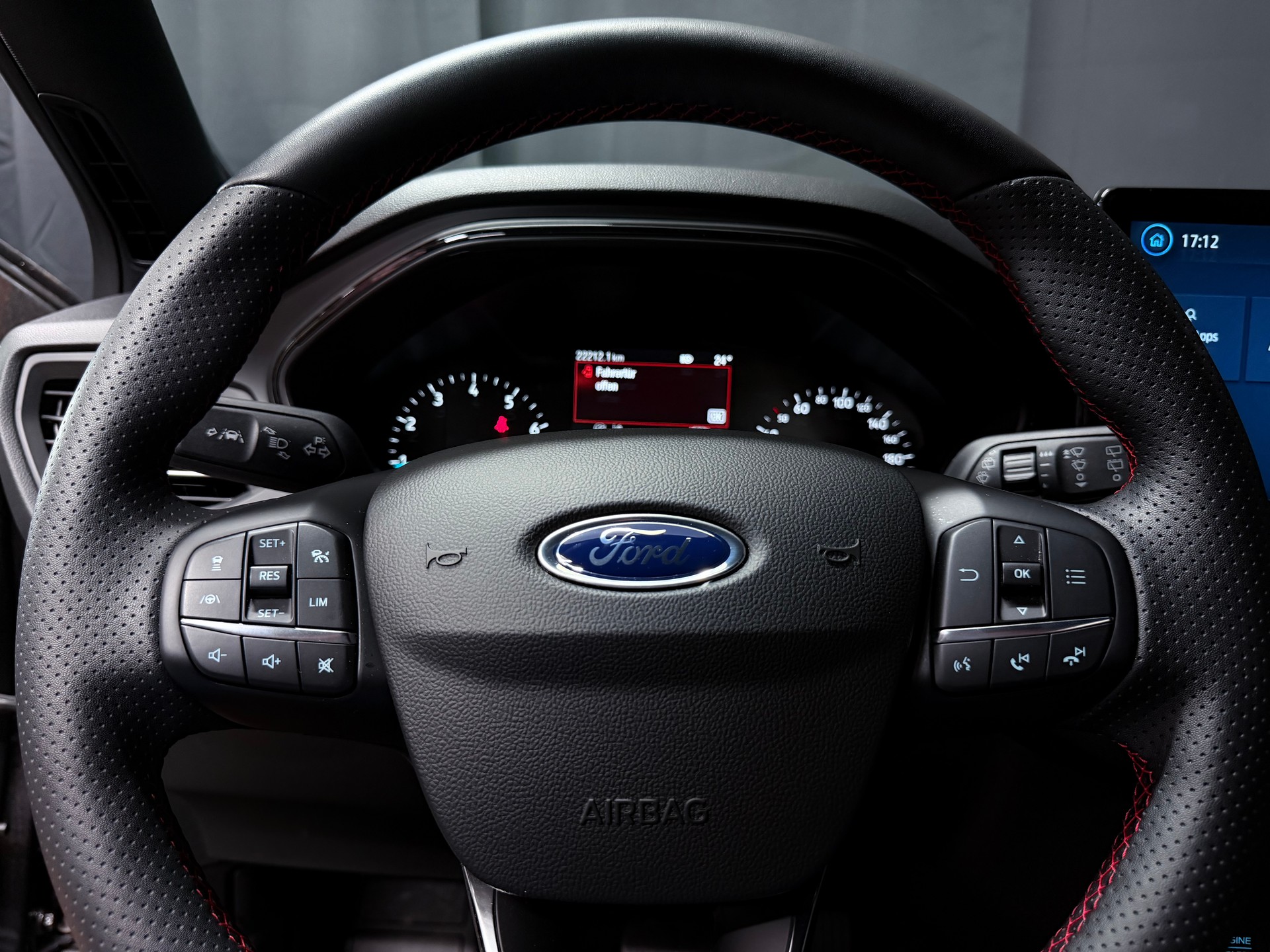FORD Focus 1.0 MHEV ST-Line Automat-image-10