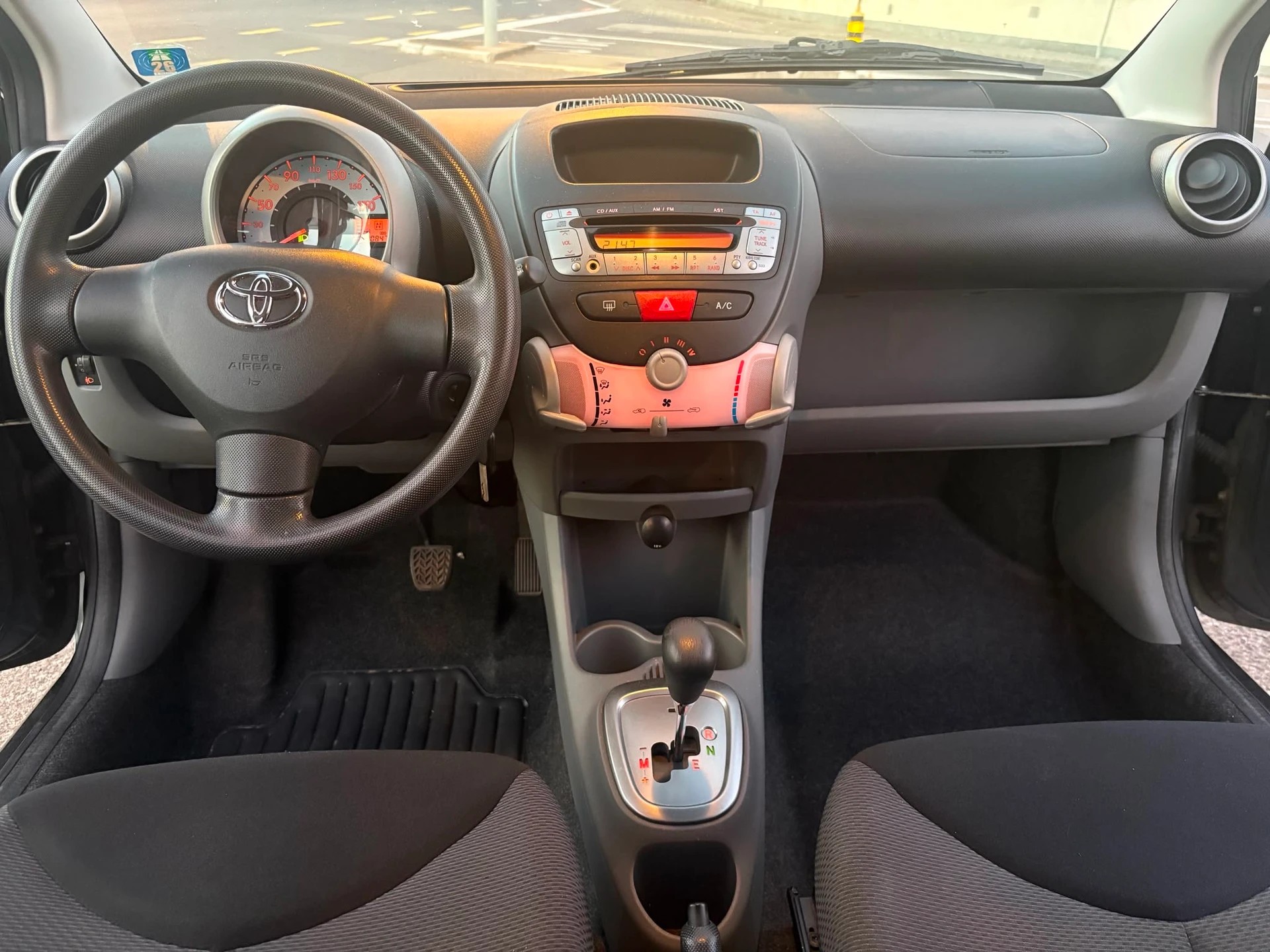 TOYOTA Aygo 1.0-image-6