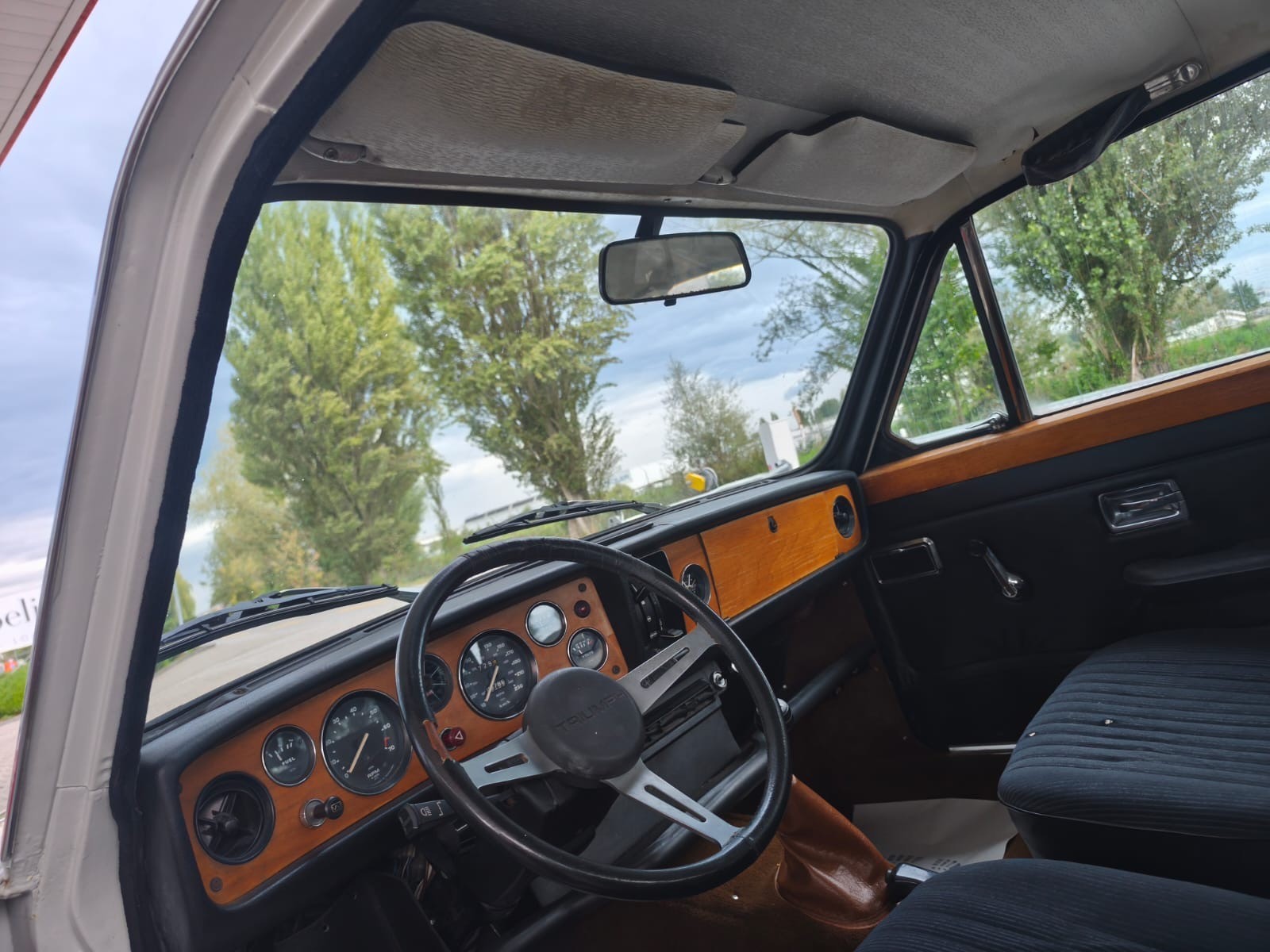 TRIUMPH SPRINT-image-23