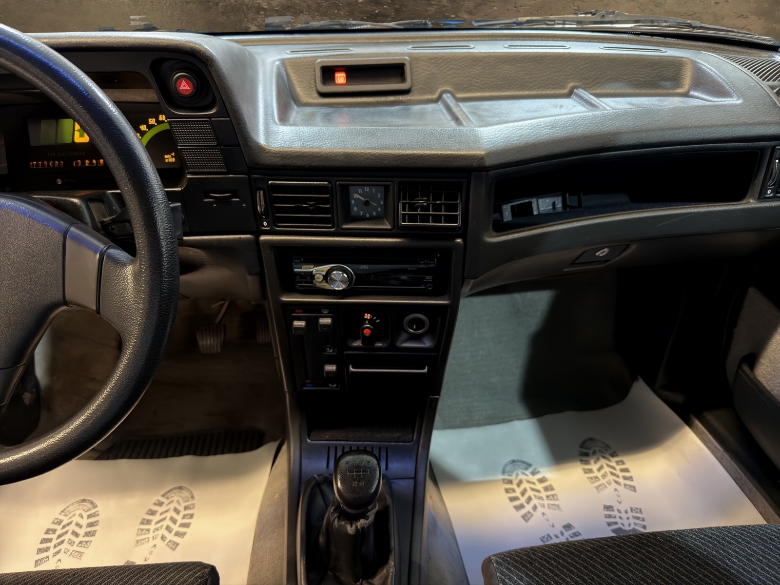 OPEL Kadett GSI 2.0i Cabriolet-image-10