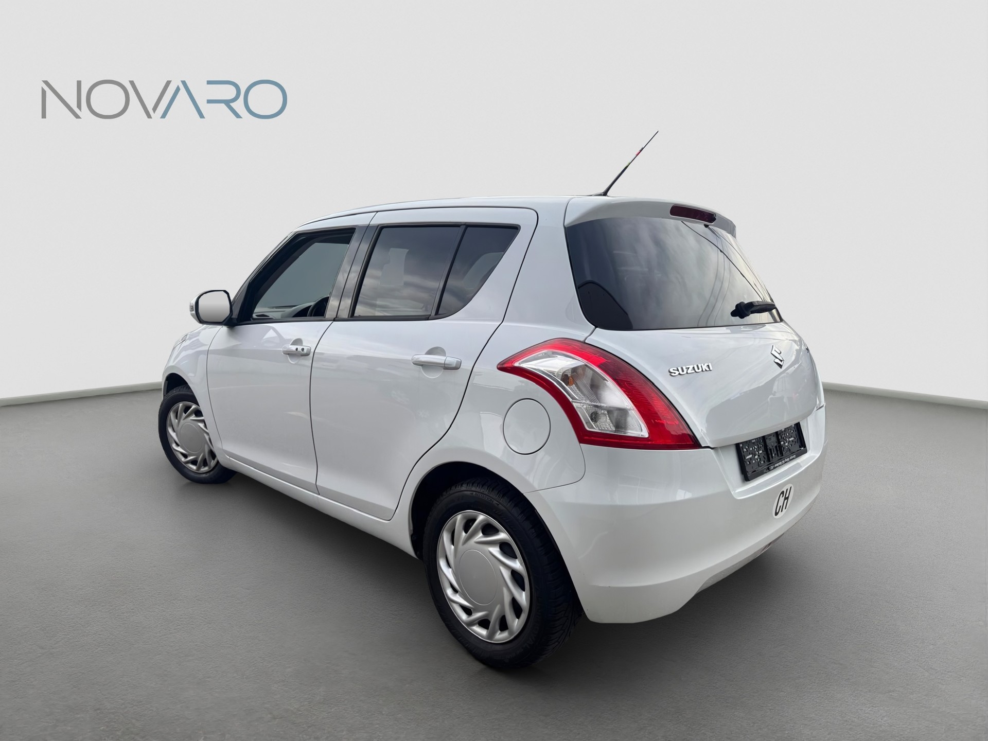 SUZUKI Swift 1.2i 16V Sergio Cellano Automatic ** ab MFK **-image-3