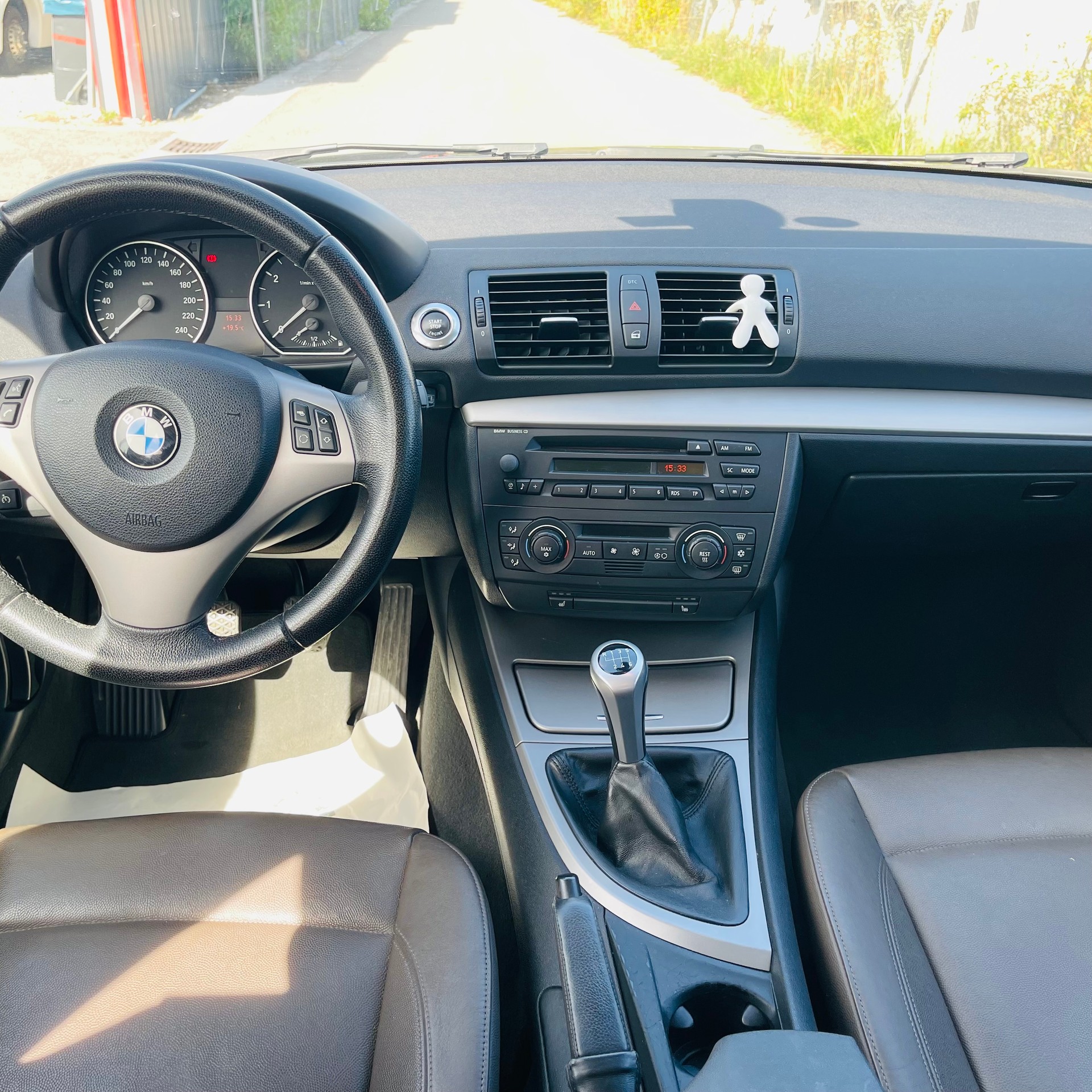 BMW 116i-image-7