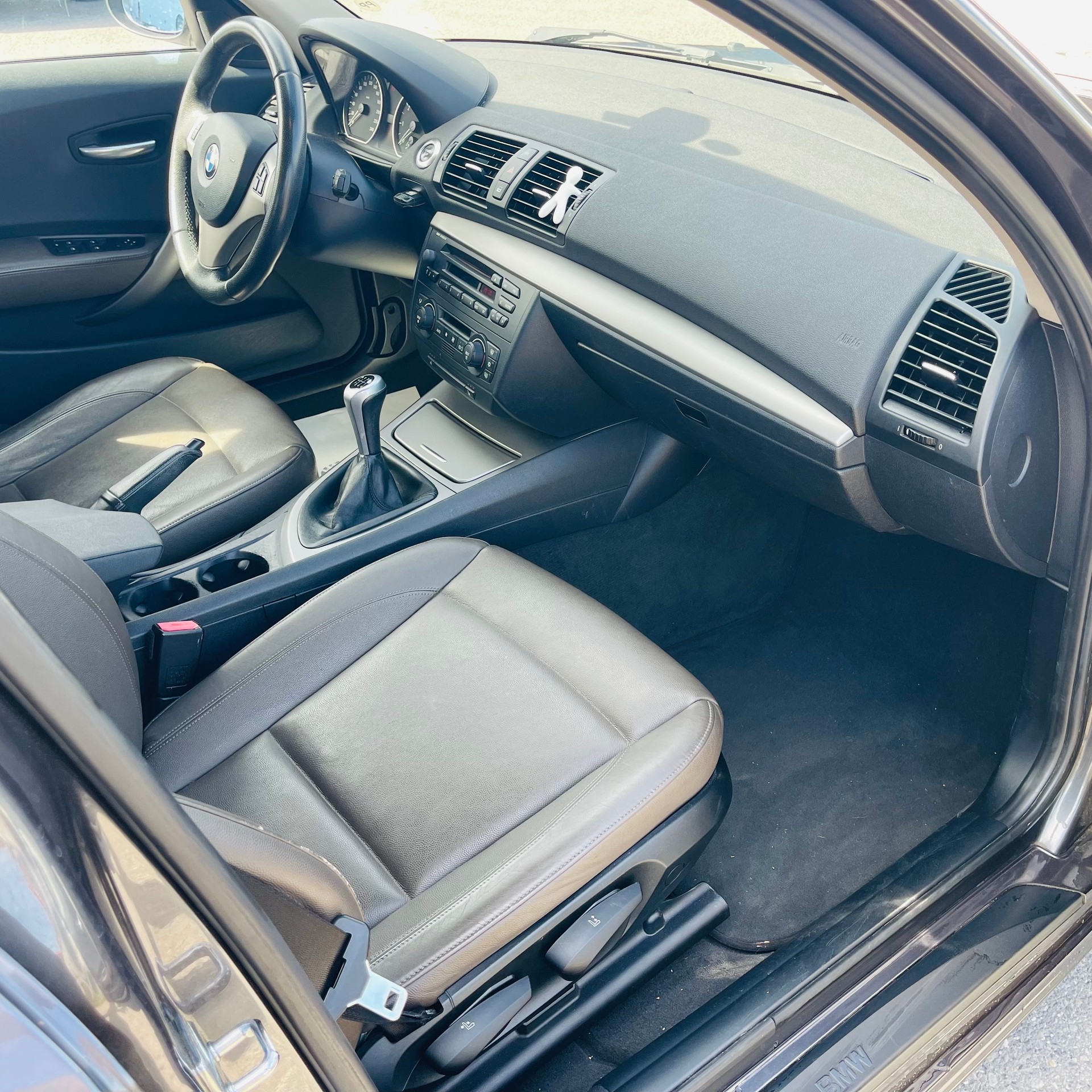 BMW 116i-image-8