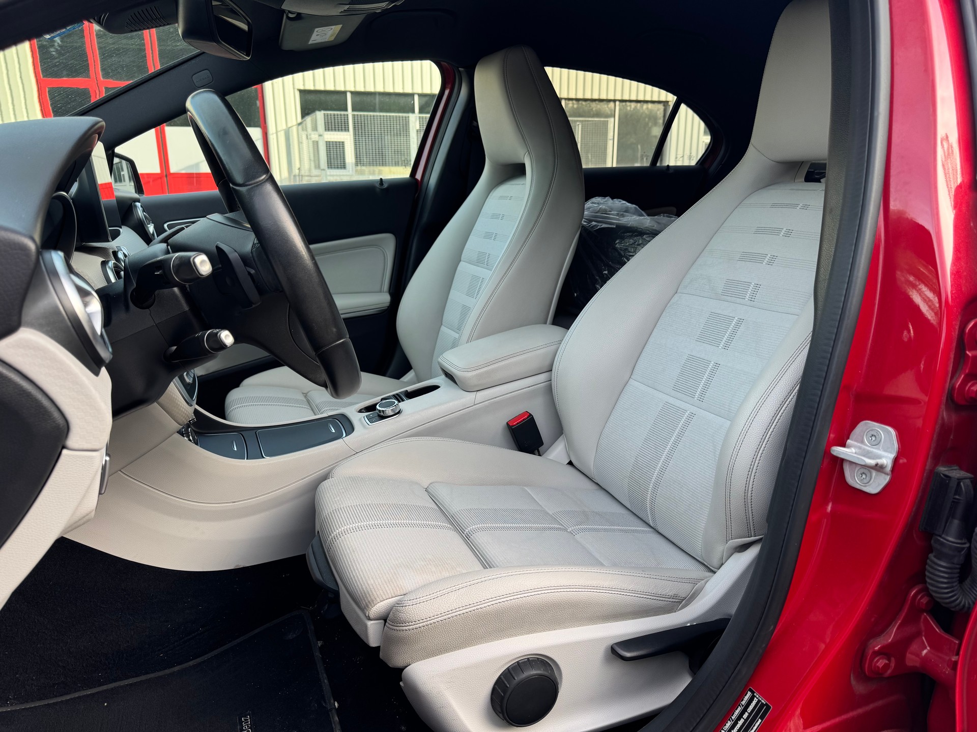 MERCEDES-BENZ A 180 7G-DCT-image-6