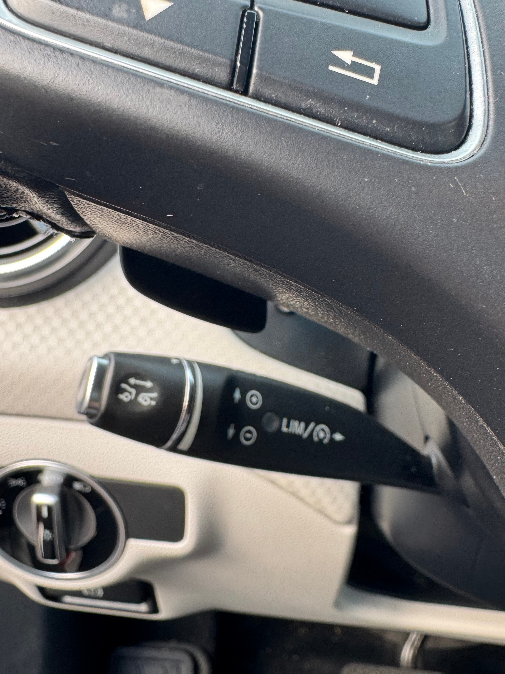 MERCEDES-BENZ A 180 7G-DCT-image-10