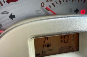DAIHATSU Sirion 1.3 S Custom 4WD-image-8