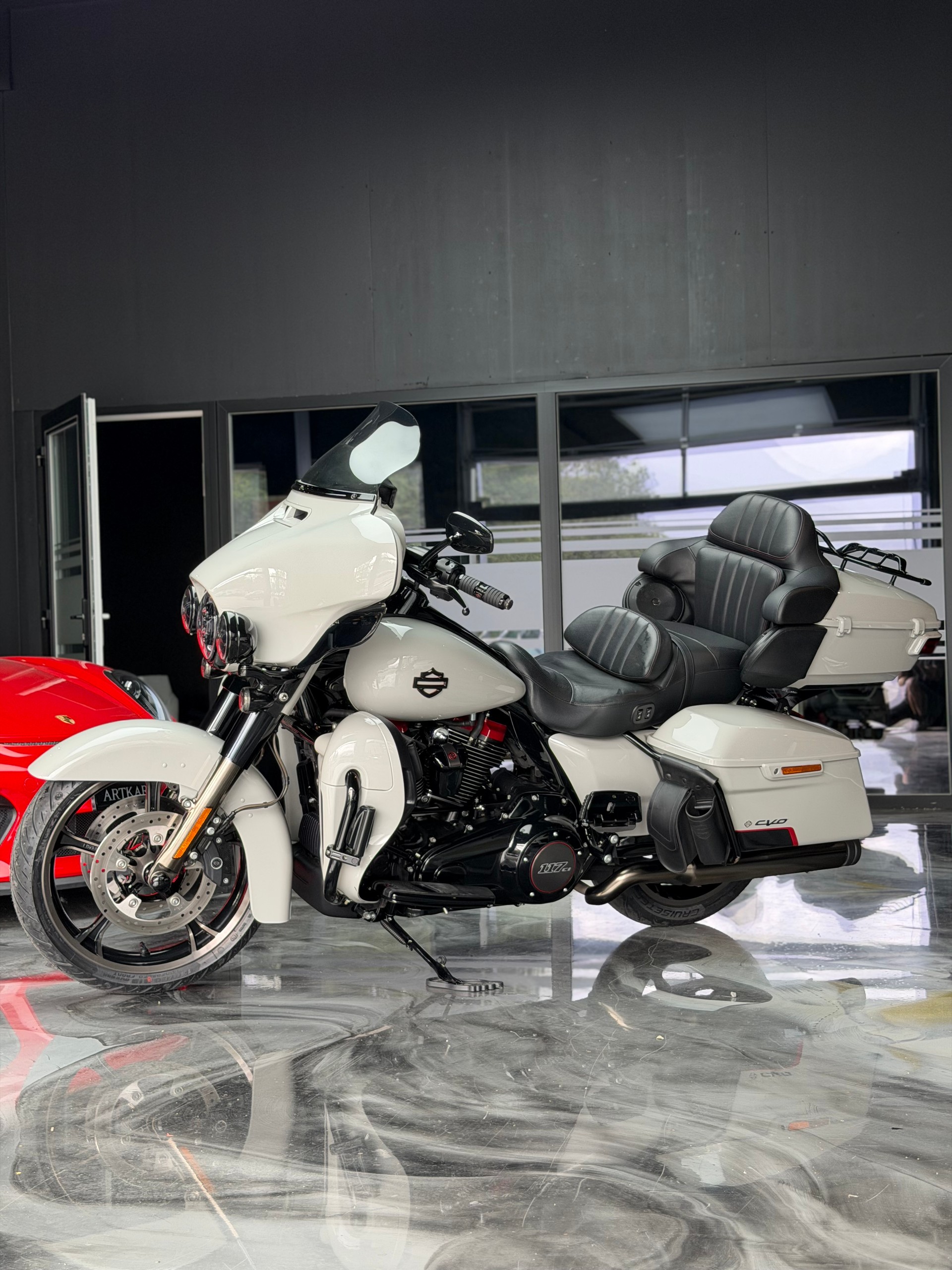 HARLEY-DAVIDSON FLHTKSE Electra Glide Ultra Limited 117 CVO-image-9