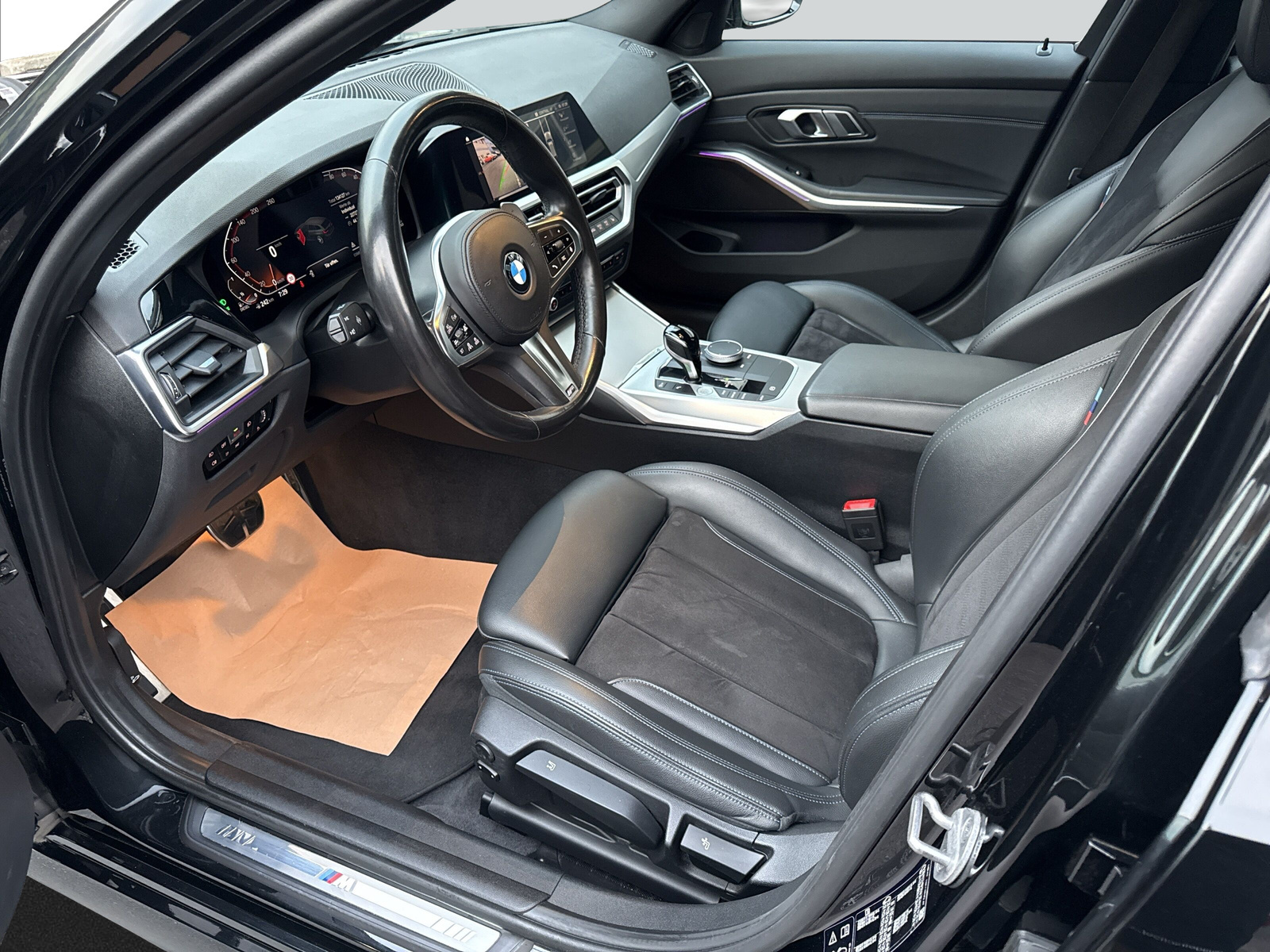 BMW 320d xDrive 48V Touring M Sport Steptronic-image-8