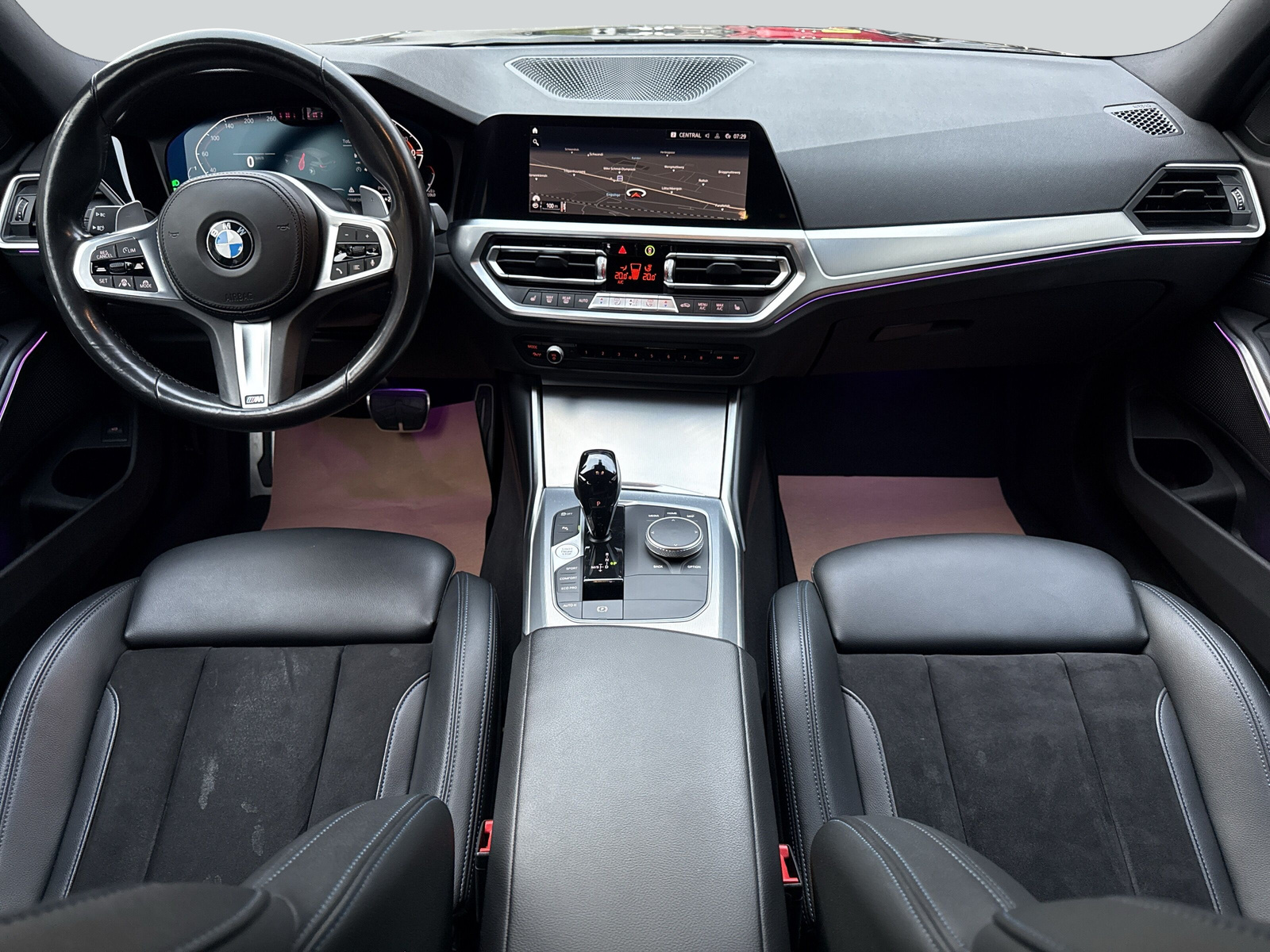 BMW 320d xDrive 48V Touring M Sport Steptronic-image-11