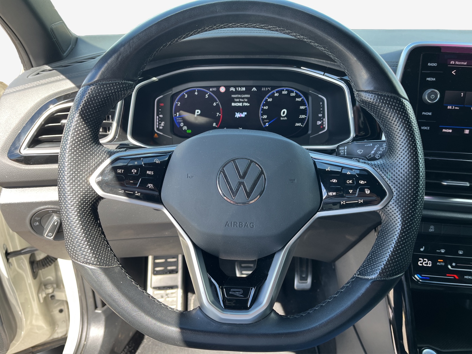 VW T-Roc 2.0 TSI R-Line DSG 4Motion-image-9