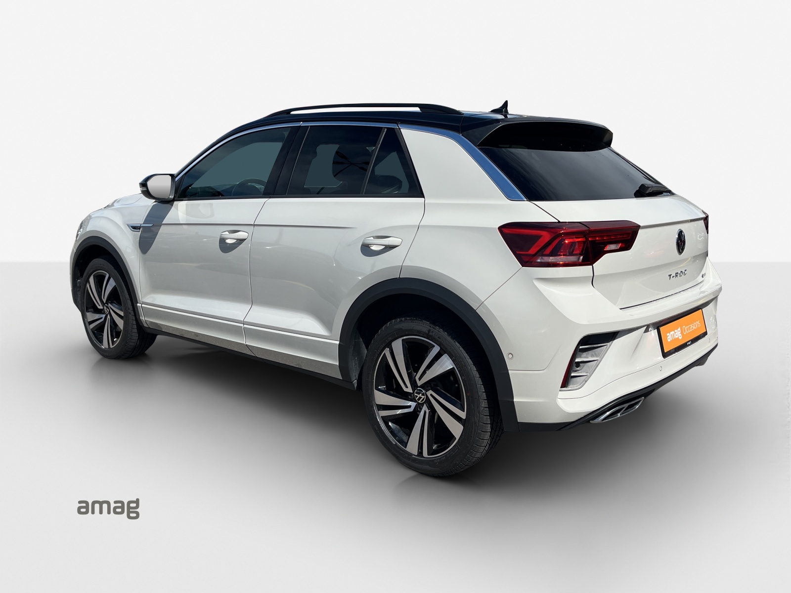 VW T-Roc 2.0 TSI R-Line DSG 4Motion-image-2