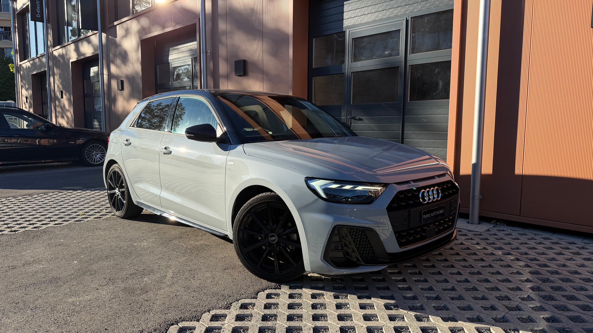 AUDI A1 Sportback 30 TFSI S Line "*CH Auto * Service gratuit * Tempomat Adaptatif * Volant Plat * Pack S-Line Complet *"-image-5