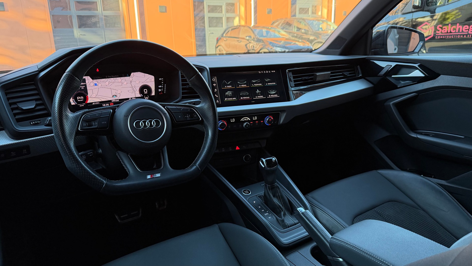 AUDI A1 Sportback 30 TFSI S Line "*CH Auto * Service gratuit * Tempomat Adaptatif * Volant Plat * Pack S-Line Complet *"-image-12