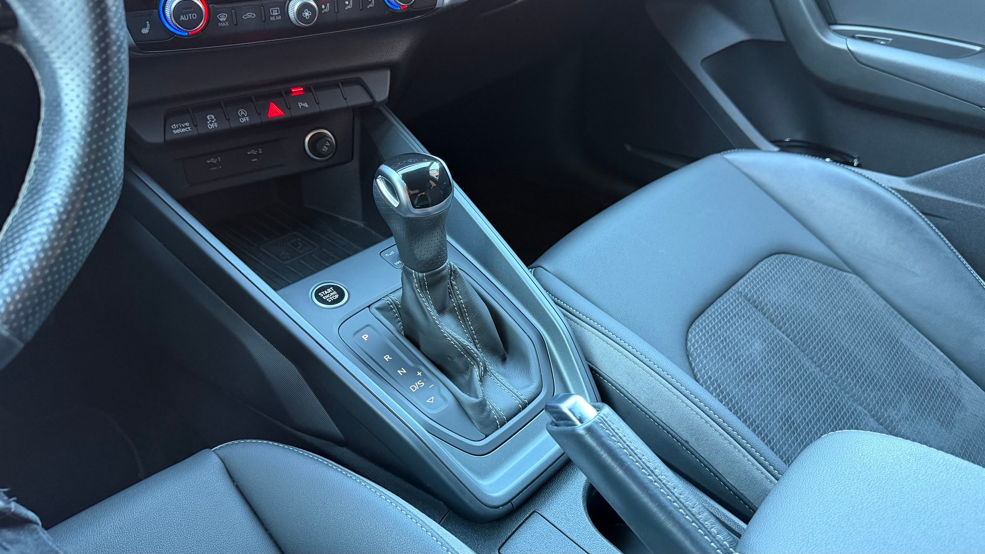 AUDI A1 Sportback 30 TFSI S Line "*CH Auto * Service gratuit * Tempomat Adaptatif * Volant Plat * Pack S-Line Complet *"-image-20