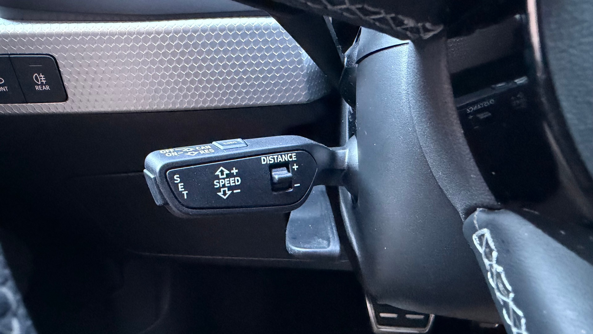 AUDI A1 Sportback 30 TFSI S Line "*CH Auto * Service gratuit * Tempomat Adaptatif * Volant Plat * Pack S-Line Complet *"-image-13