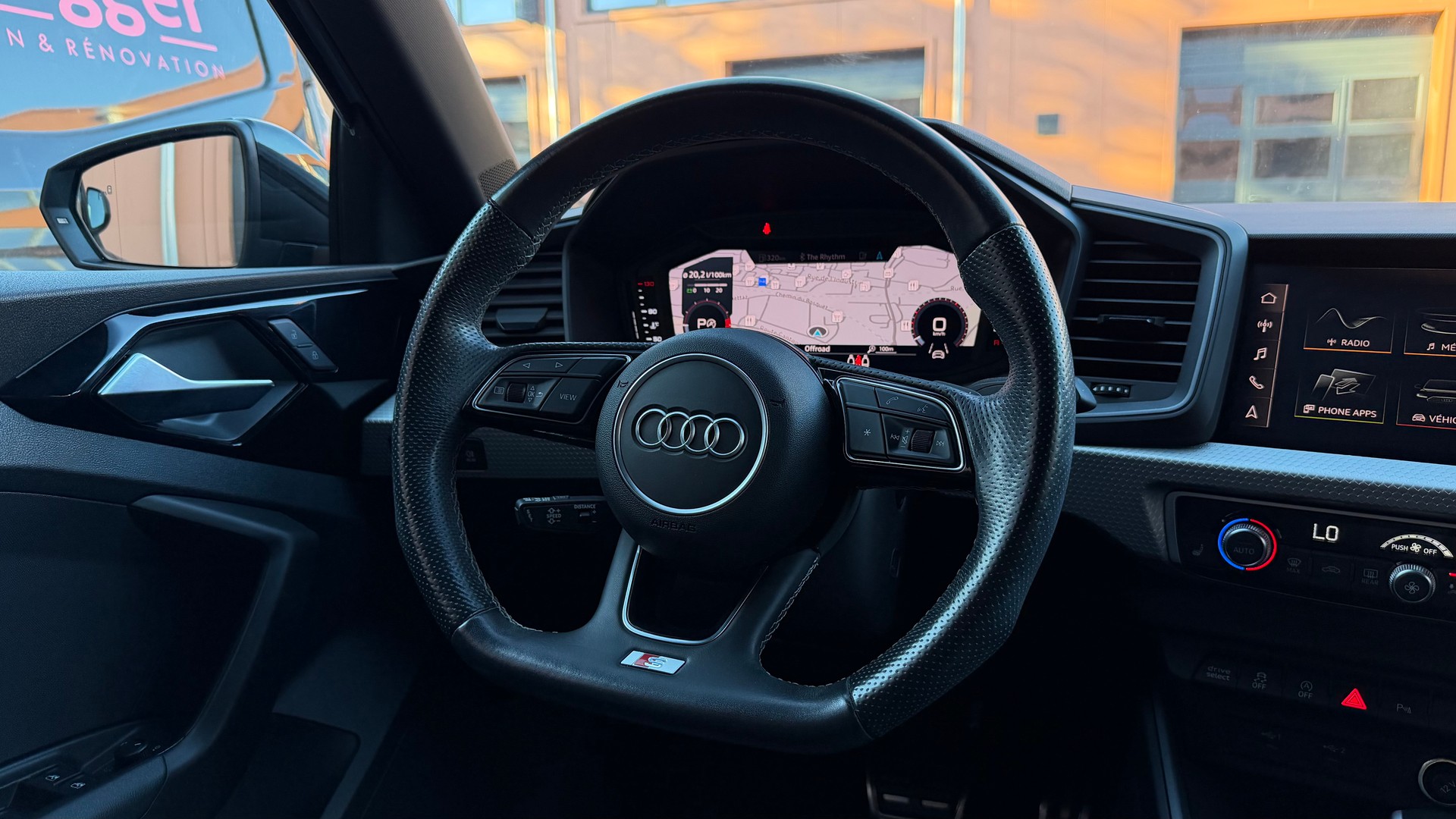 AUDI A1 Sportback 30 TFSI S Line "*CH Auto * Service gratuit * Tempomat Adaptatif * Volant Plat * Pack S-Line Complet *"-image-11