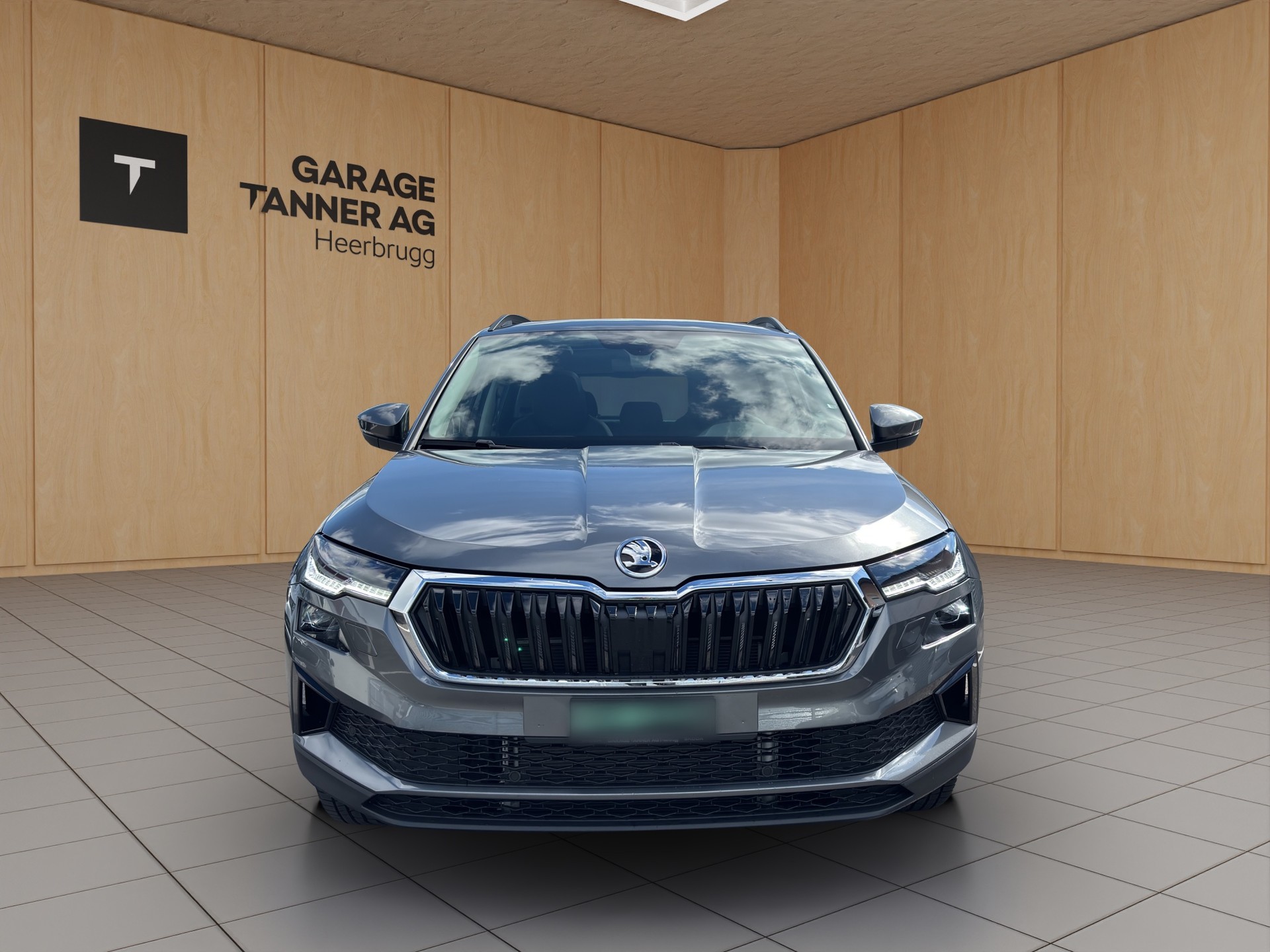 SKODA Karoq 1.5 TSI Dynamic DSG-showroom-element-1