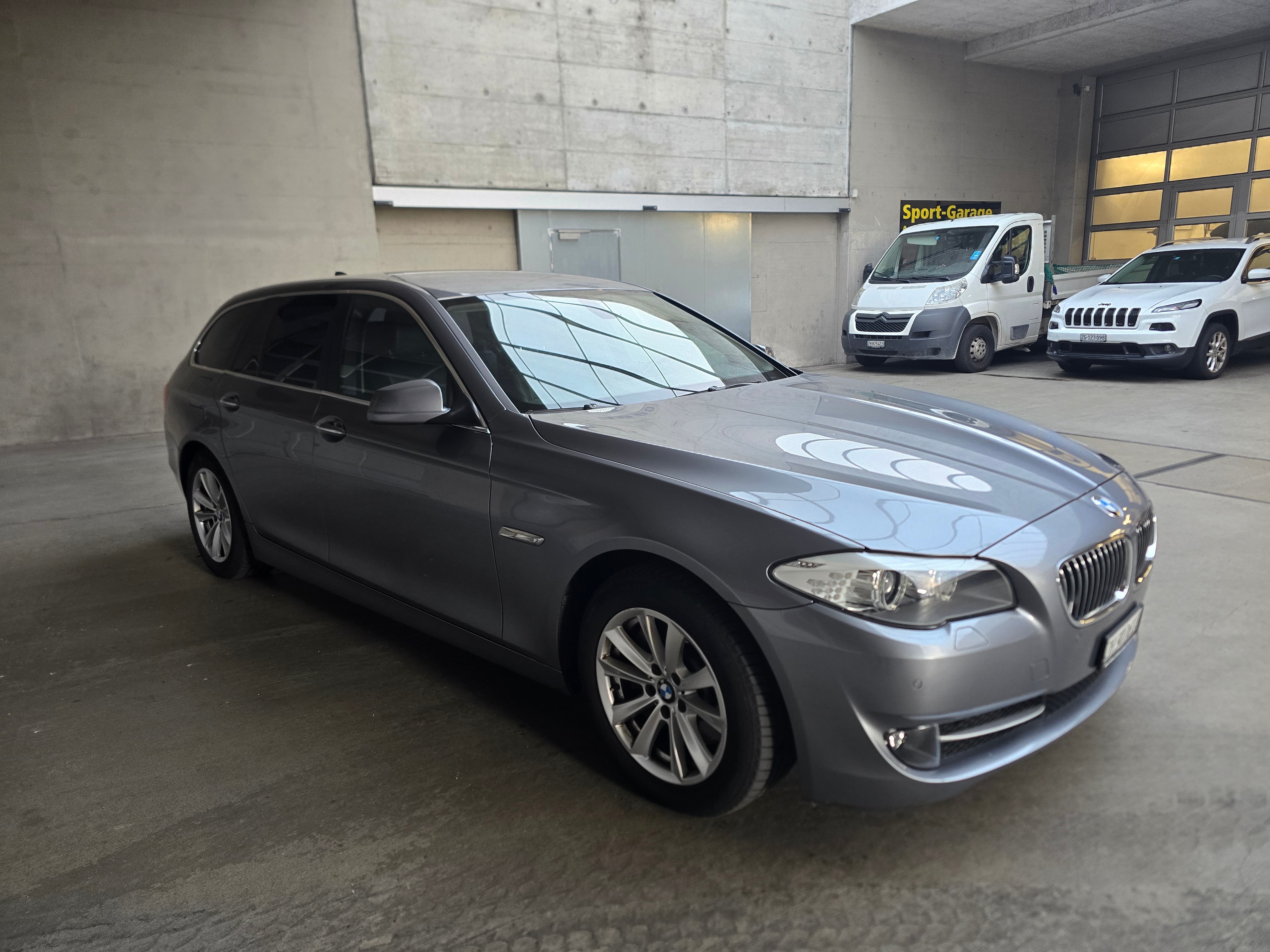 BMW 525d xDrive Touring Steptronic — slika 1