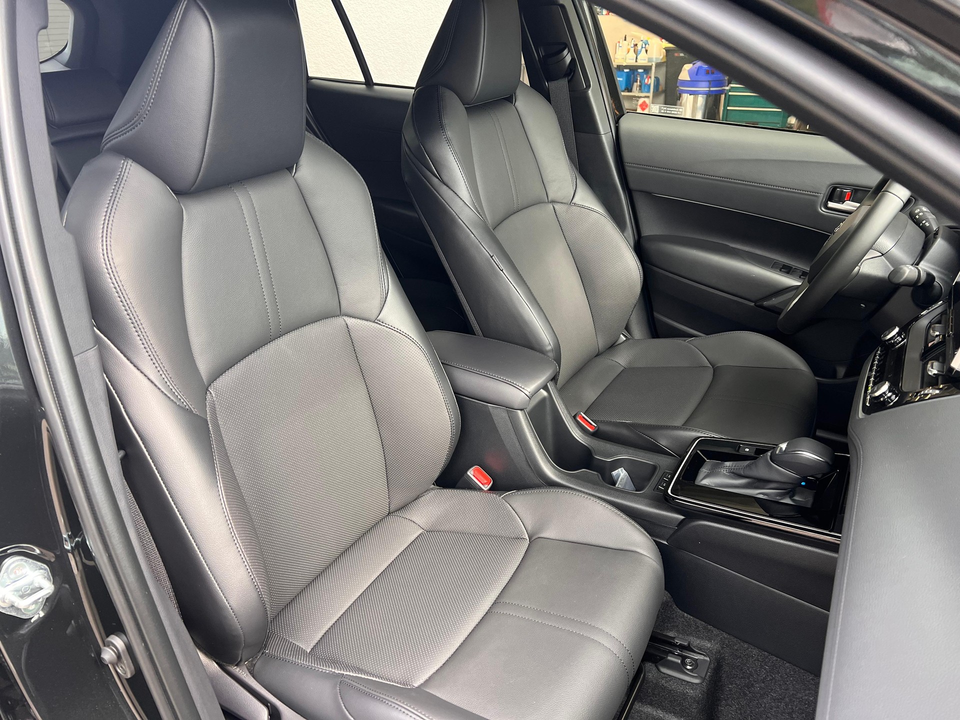 TOYOTA Corolla Cross 2.0 HSD Premium AWD-i-image-14