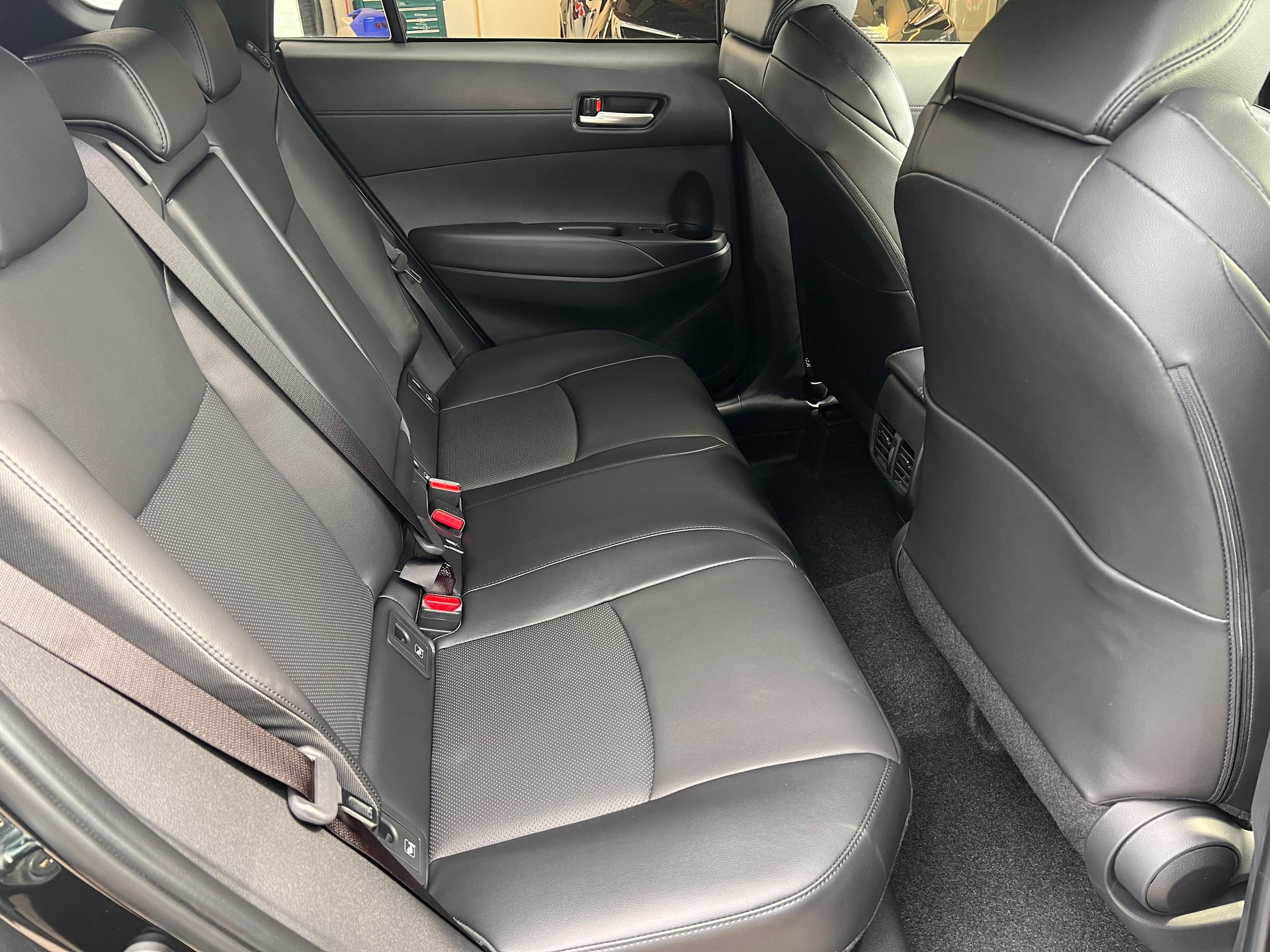 TOYOTA Corolla Cross 2.0 HSD Premium AWD-i-image-11